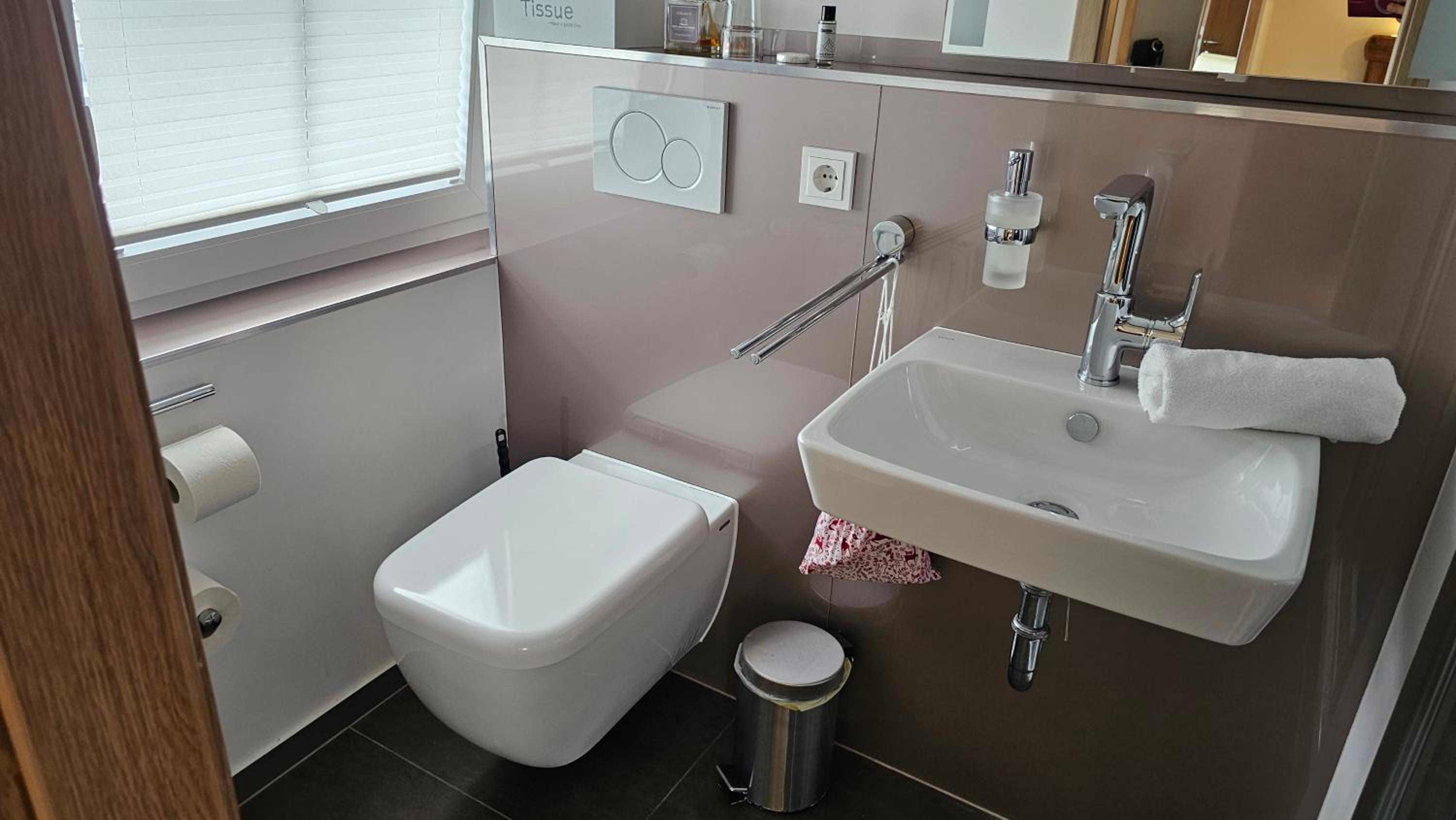 Double Room - Photo 3