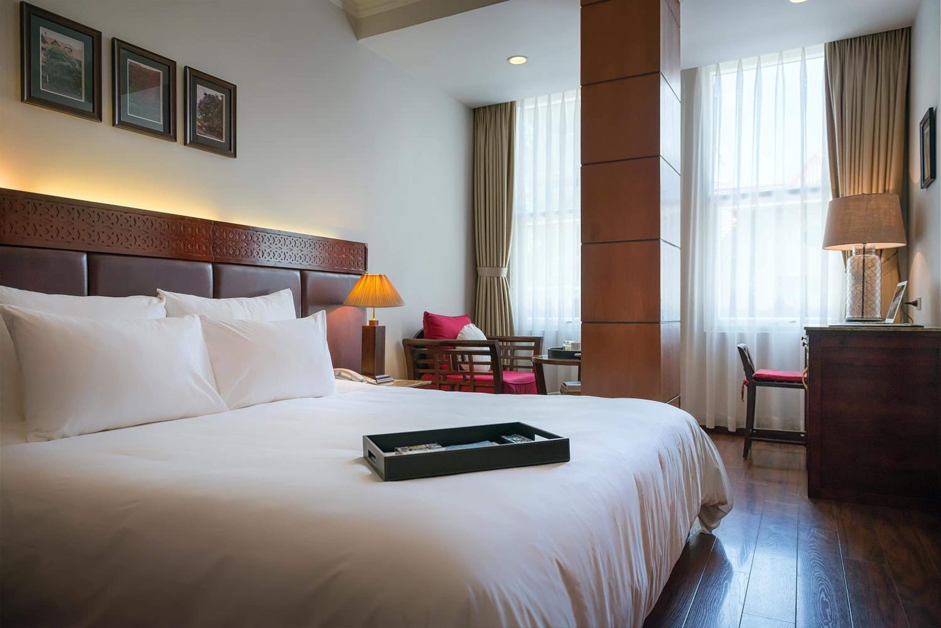 Premium Deluxe Double or Twin Room with Window and City View