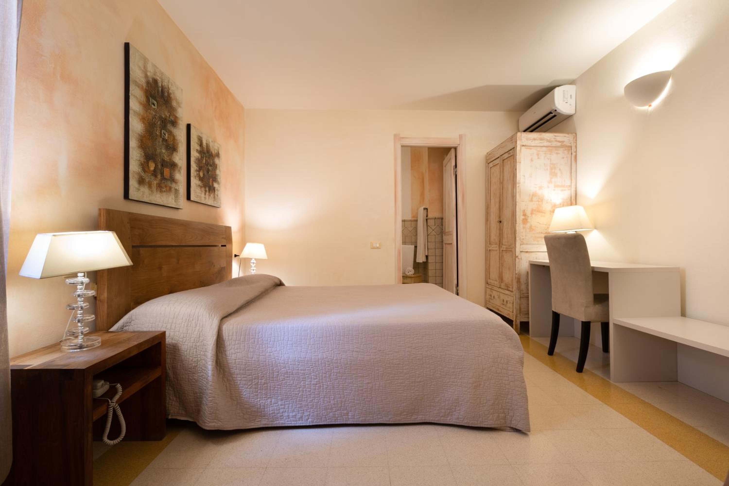 Double or Twin Room photo 2