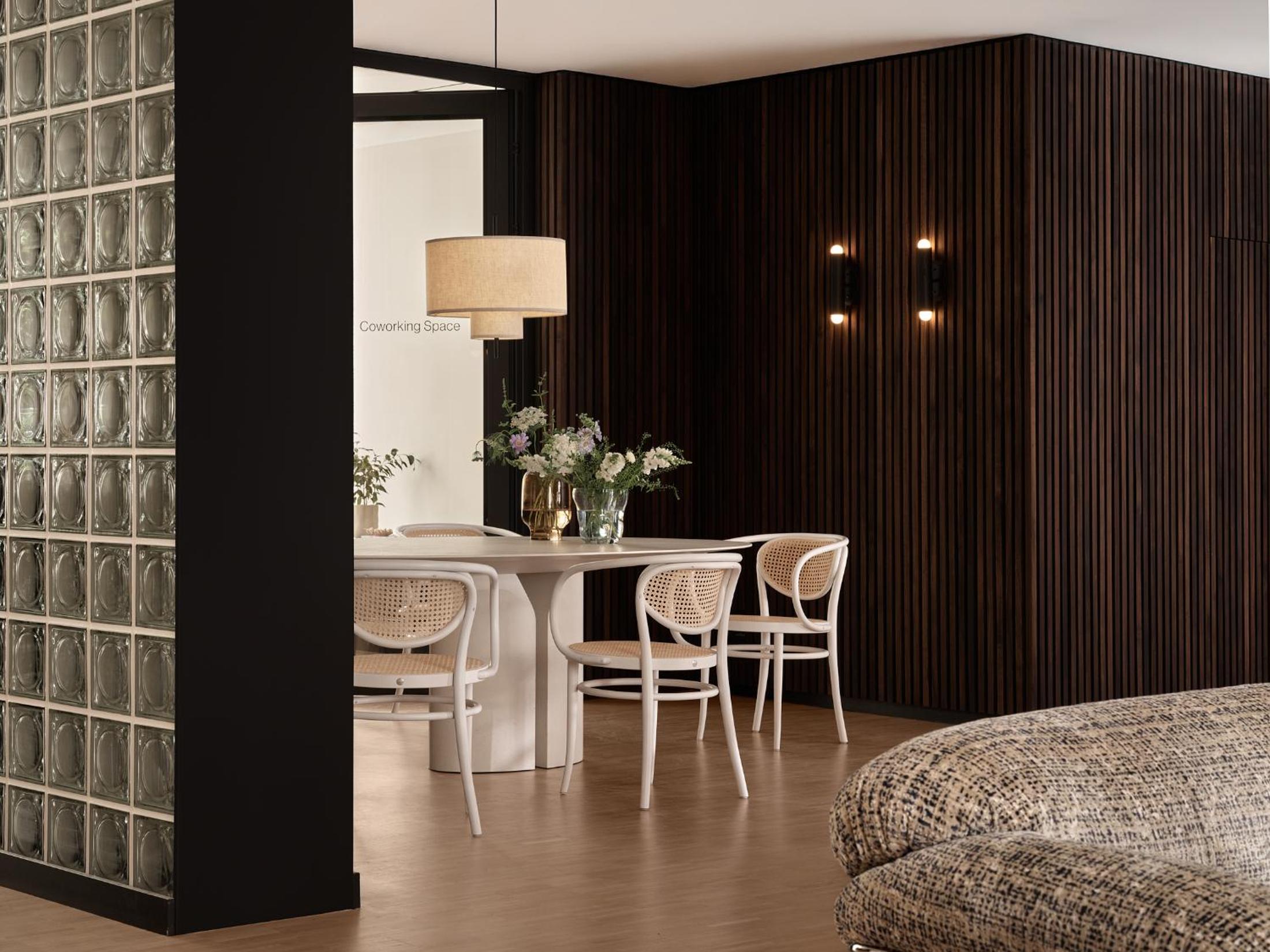 Signature Studio with Kitchen photo 3