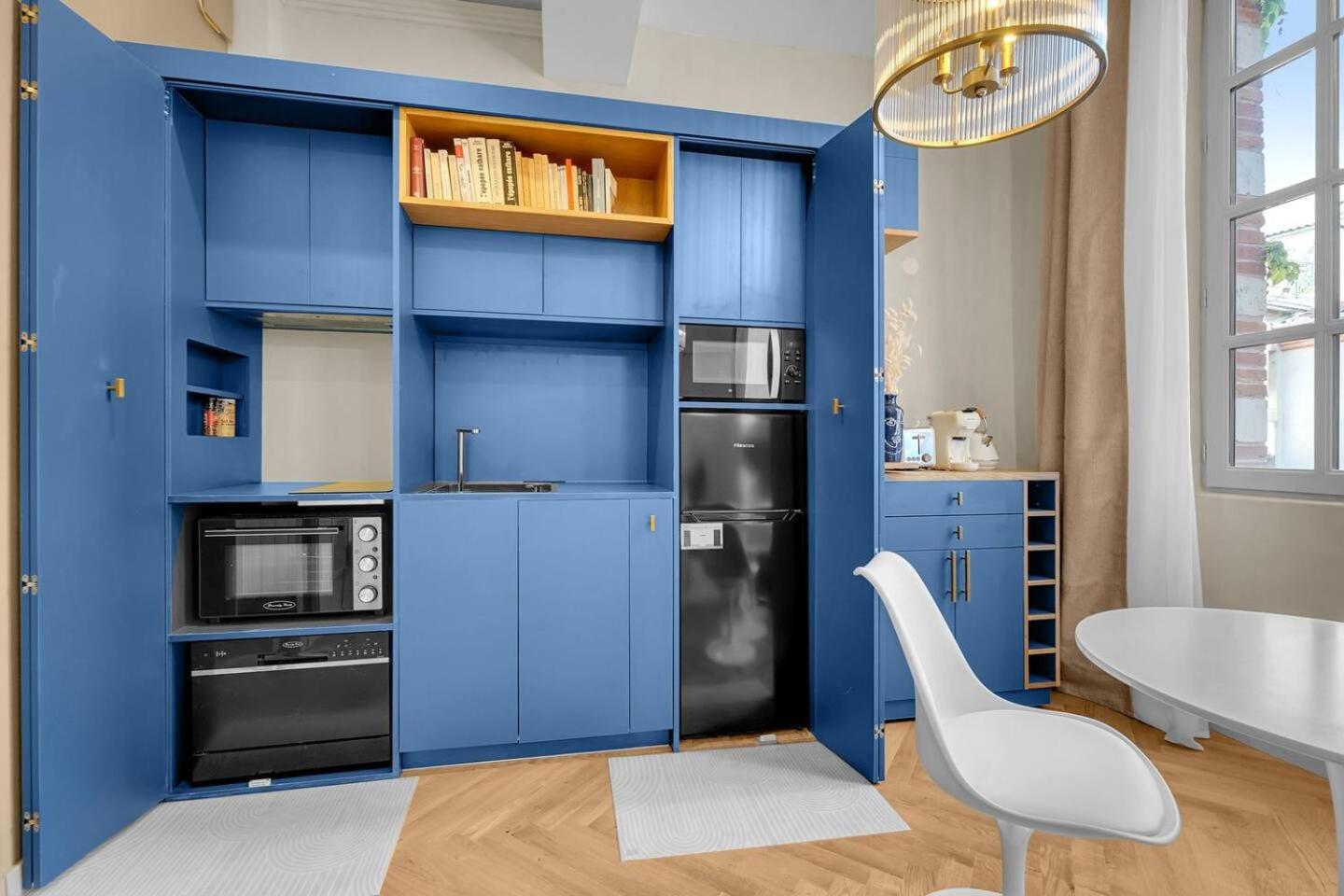 One-Bedroom Deluxe Apartment