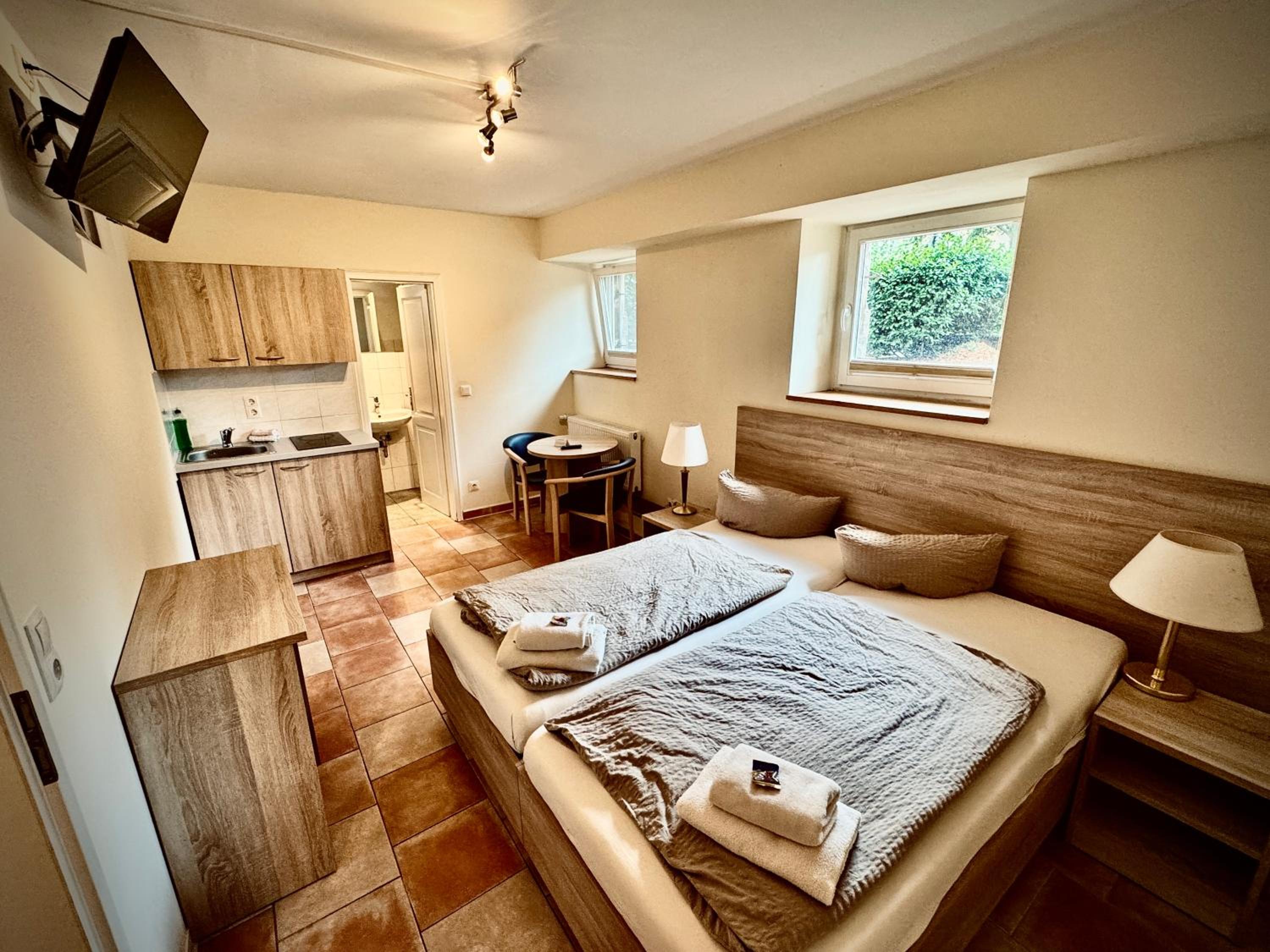 Budget Double Room photo 2