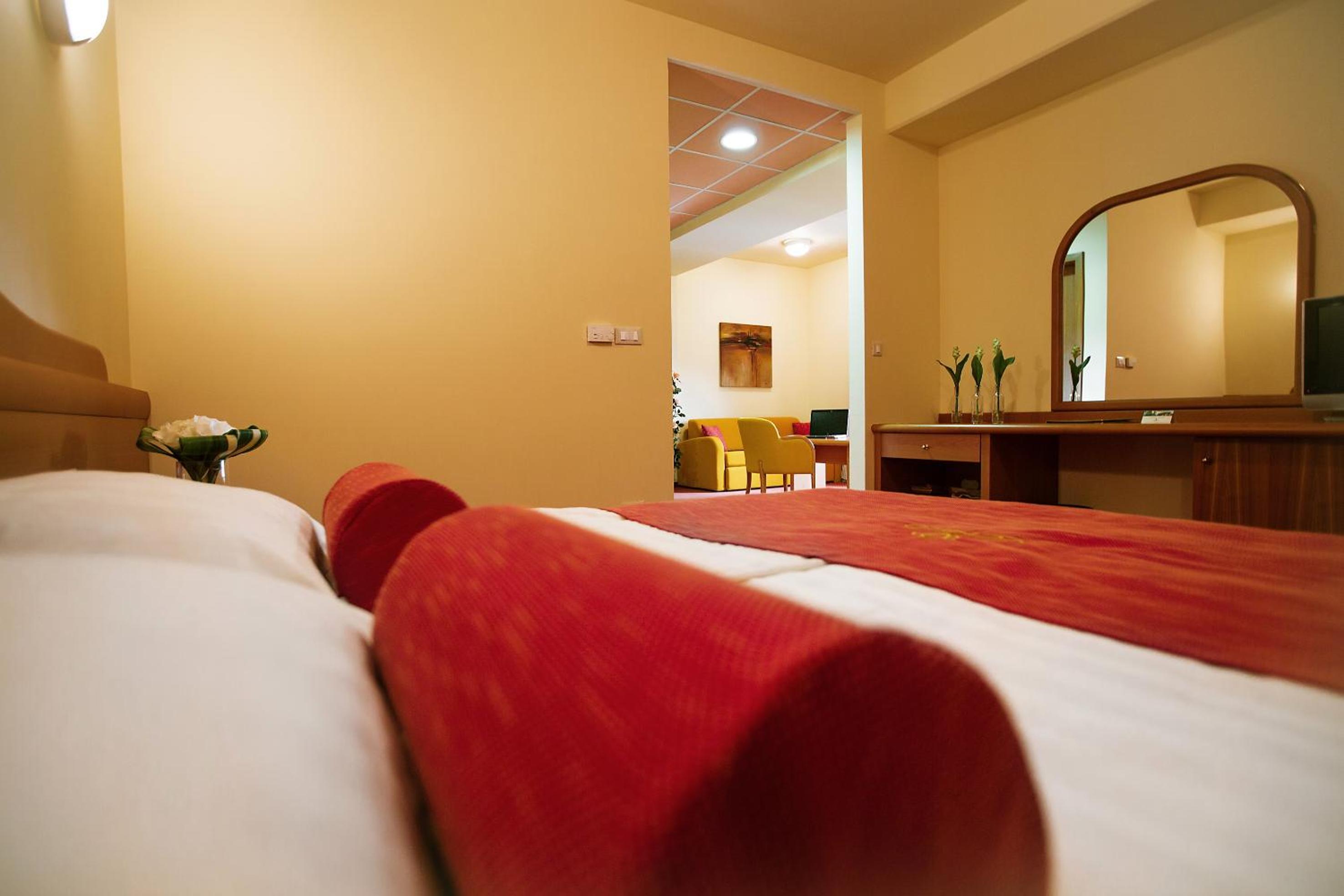 Double or Twin Room - Photo 18