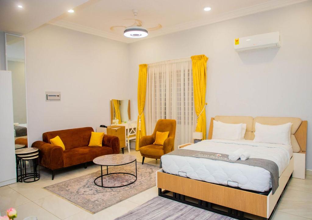 Studio Apartment photo 3