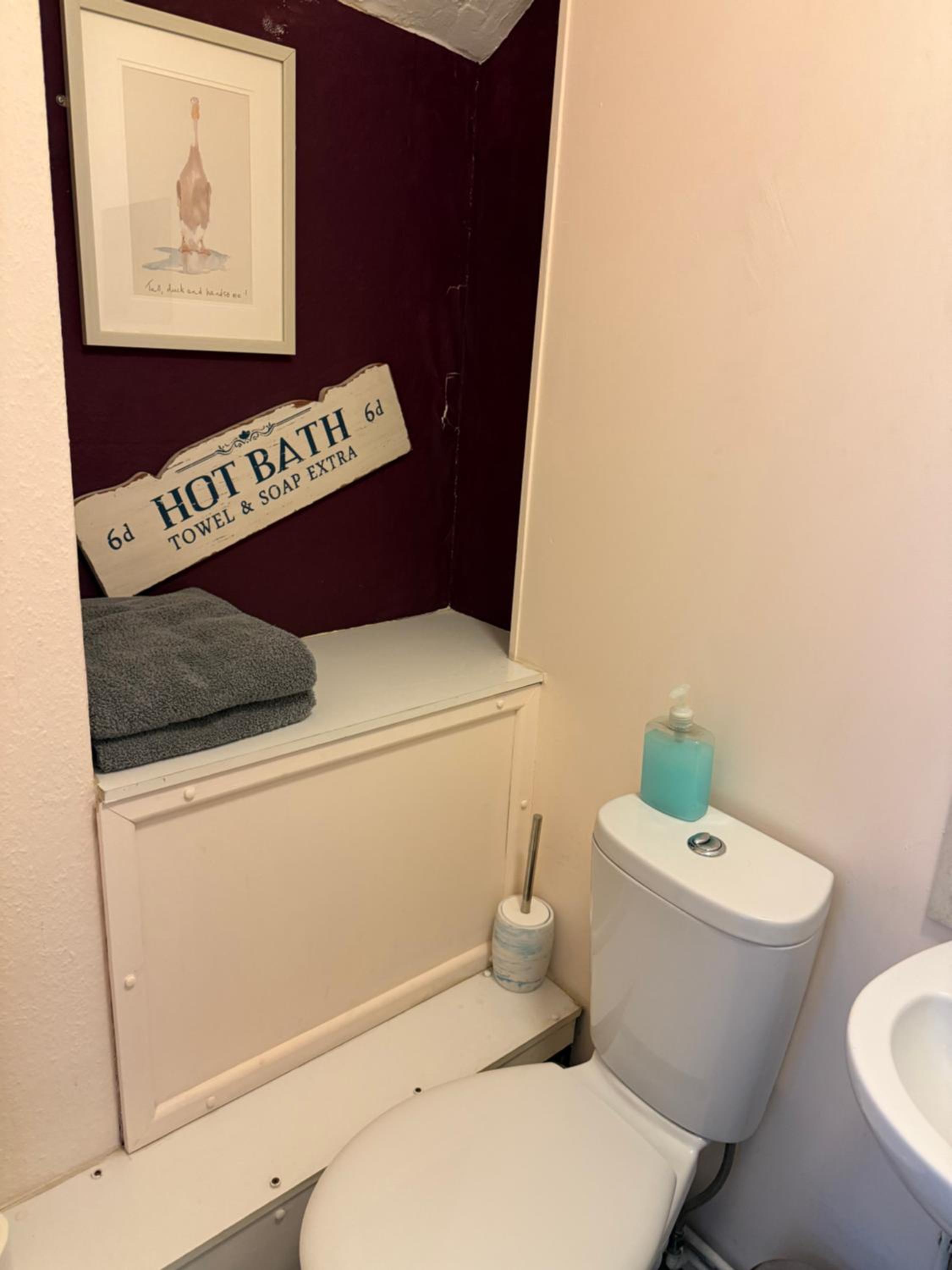 Single Room with Private Bathroom photo 2