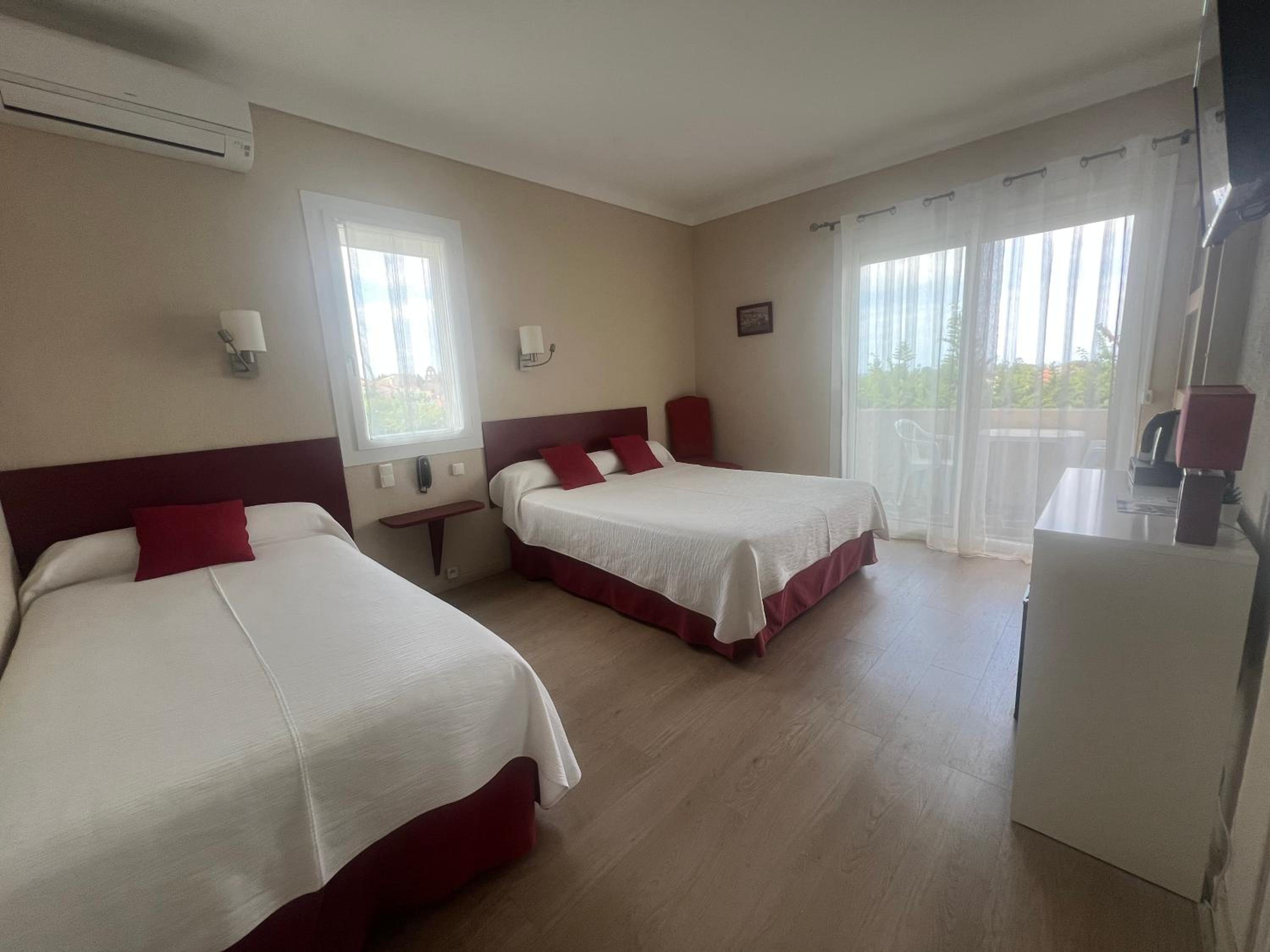 Triple Room with Balcony photo 1