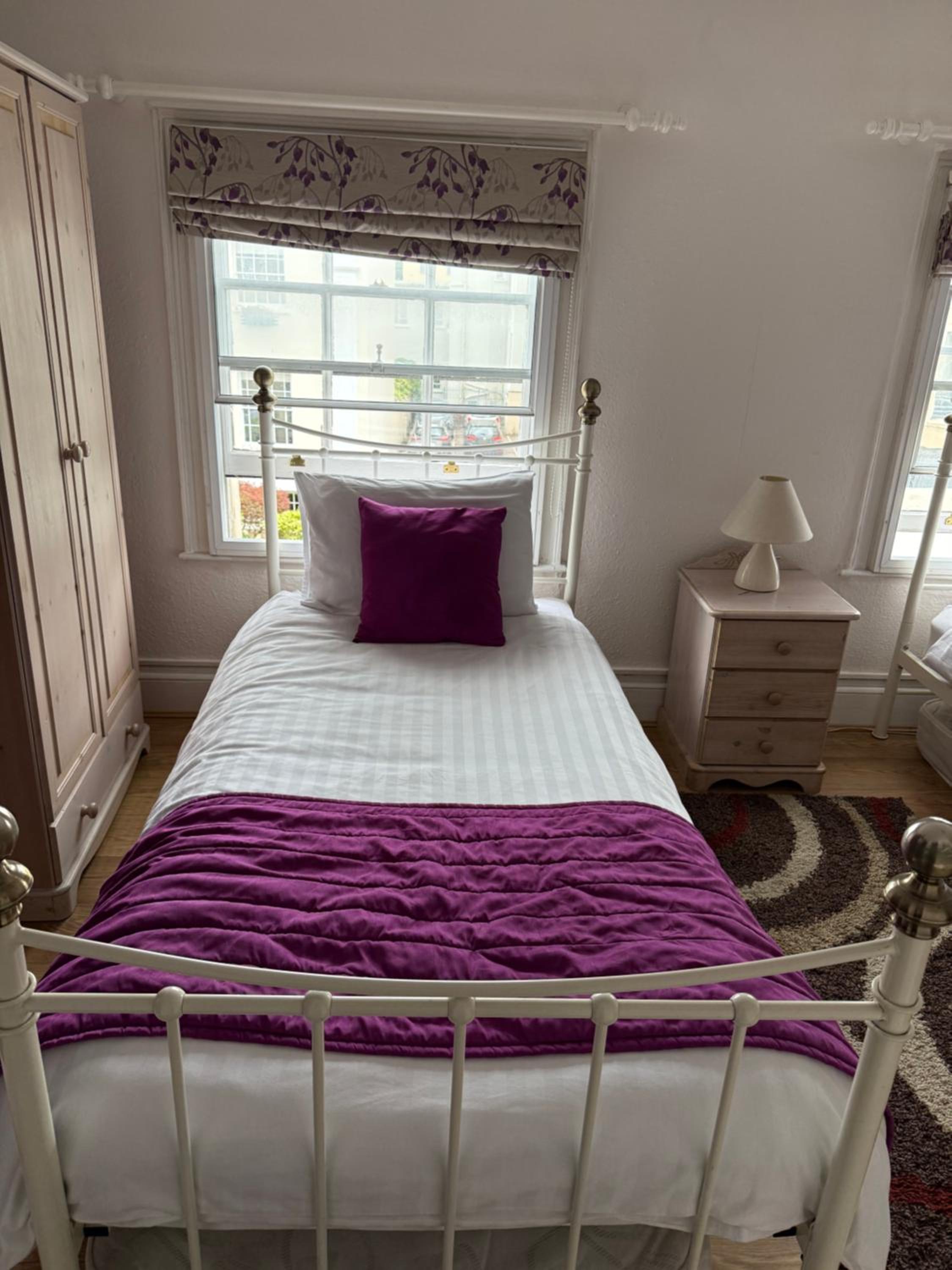 Twin Room with Private Bathroom photo 3