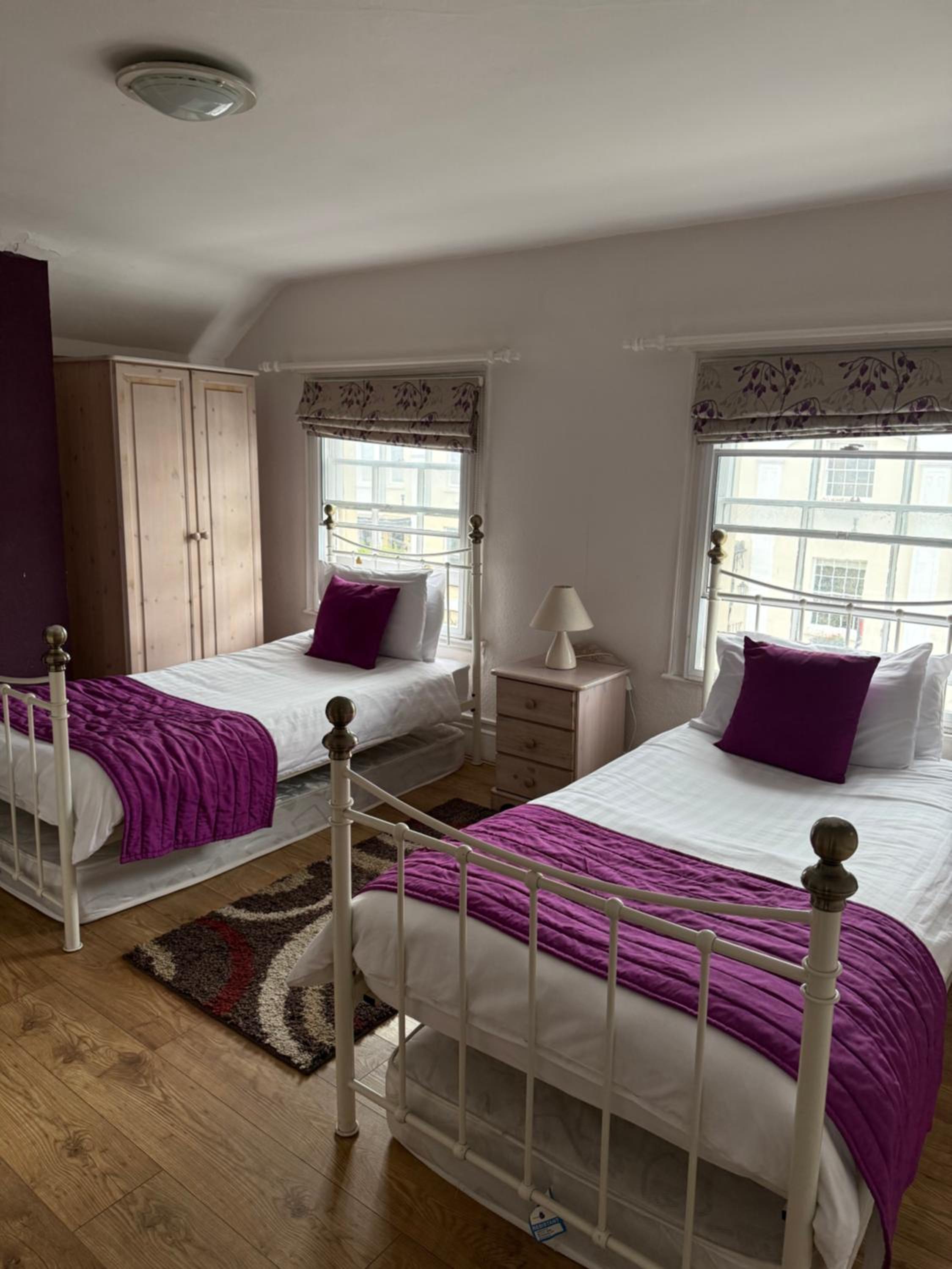 Twin Room with Private Bathroom photo 1