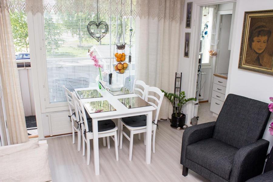 One-Bedroom Apartment - Photo 3