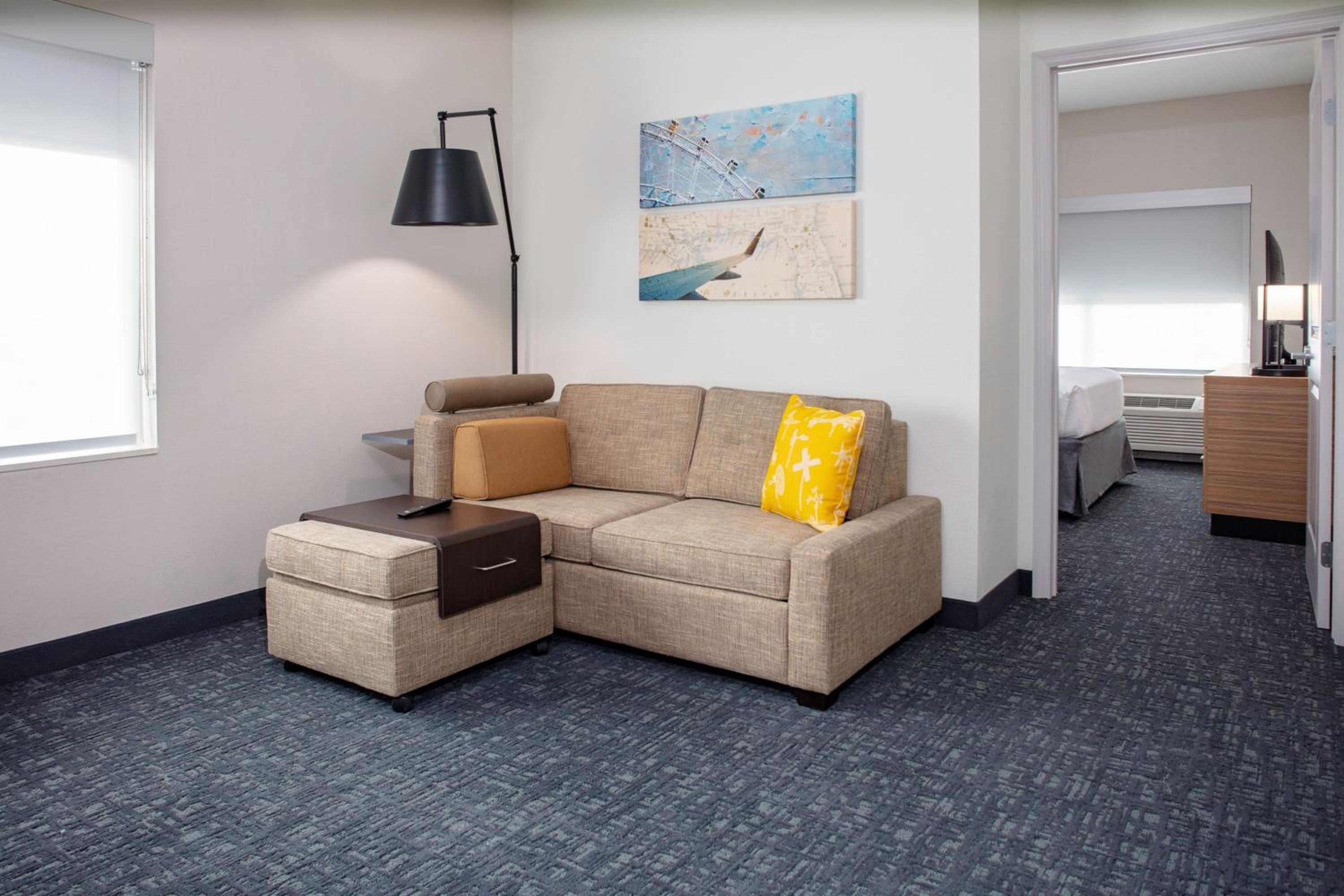 One-Bedroom Queen Suite with Sofa Bed - Hearing Accessible