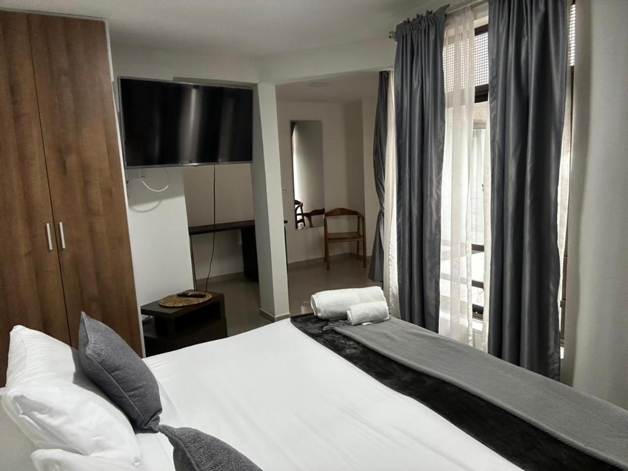 Double Room with Private Bathroom photo 3