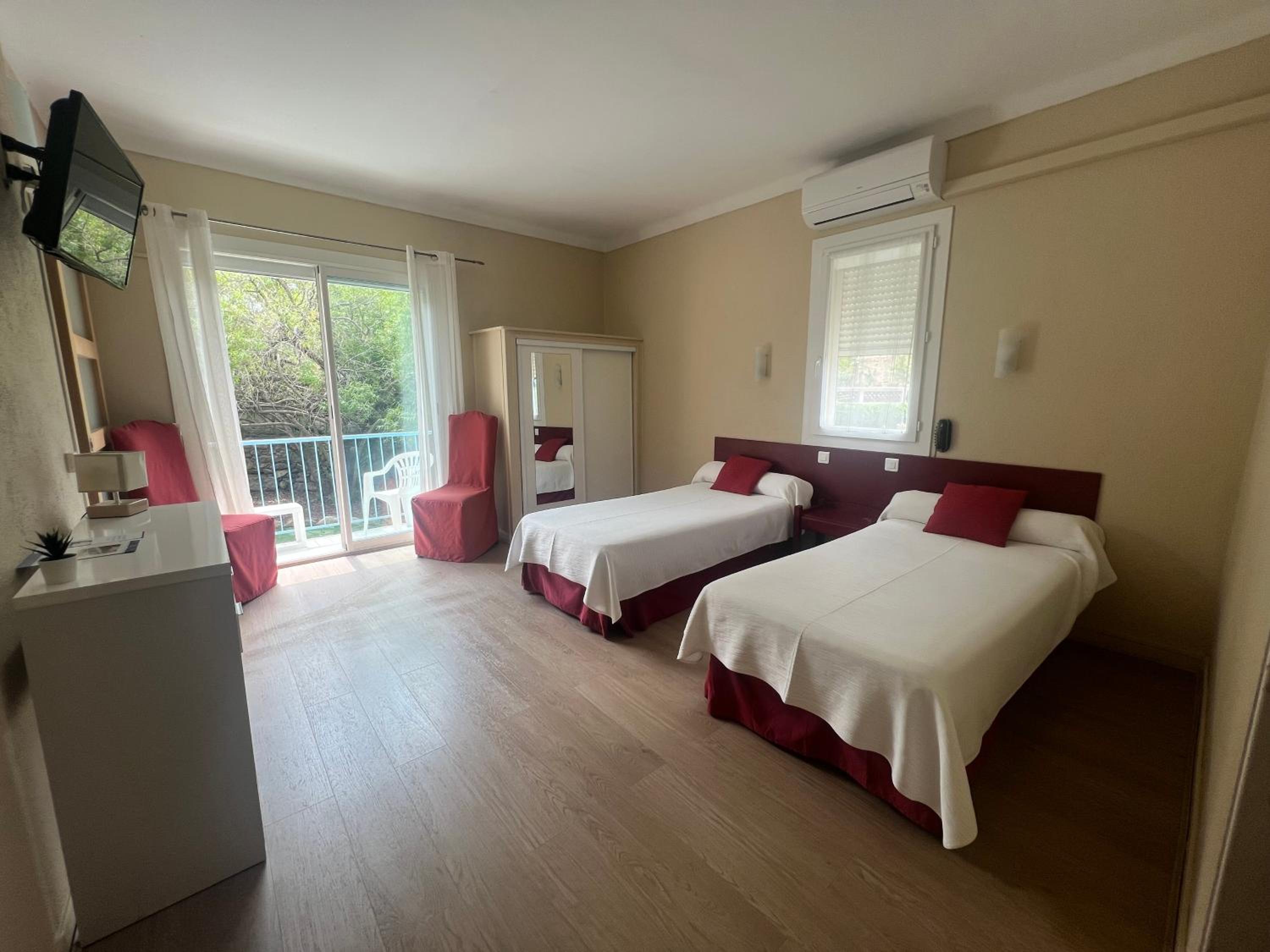 Twin Room with Balcony photo 1