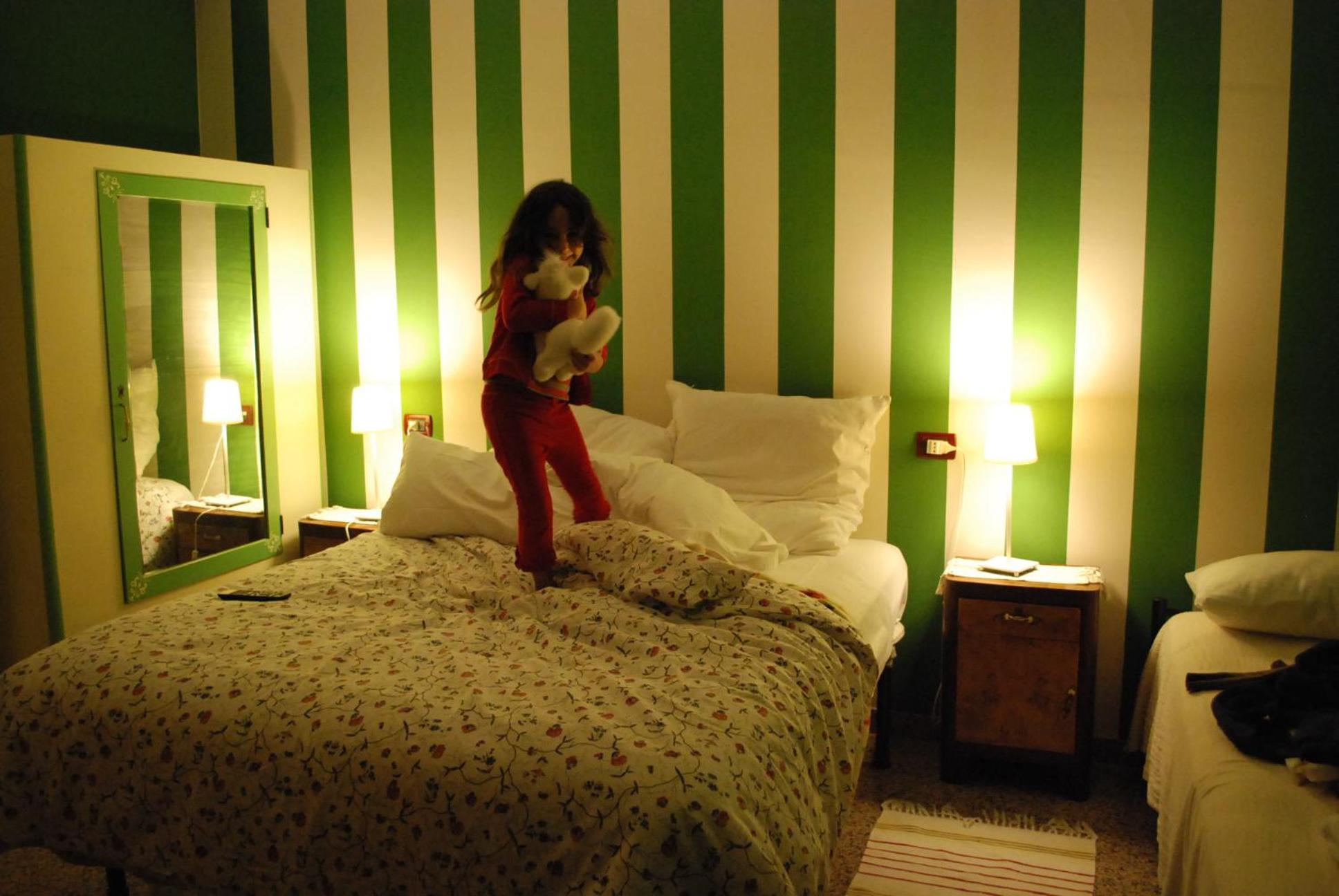 Triple Room with Private Bathroom - Photo 2