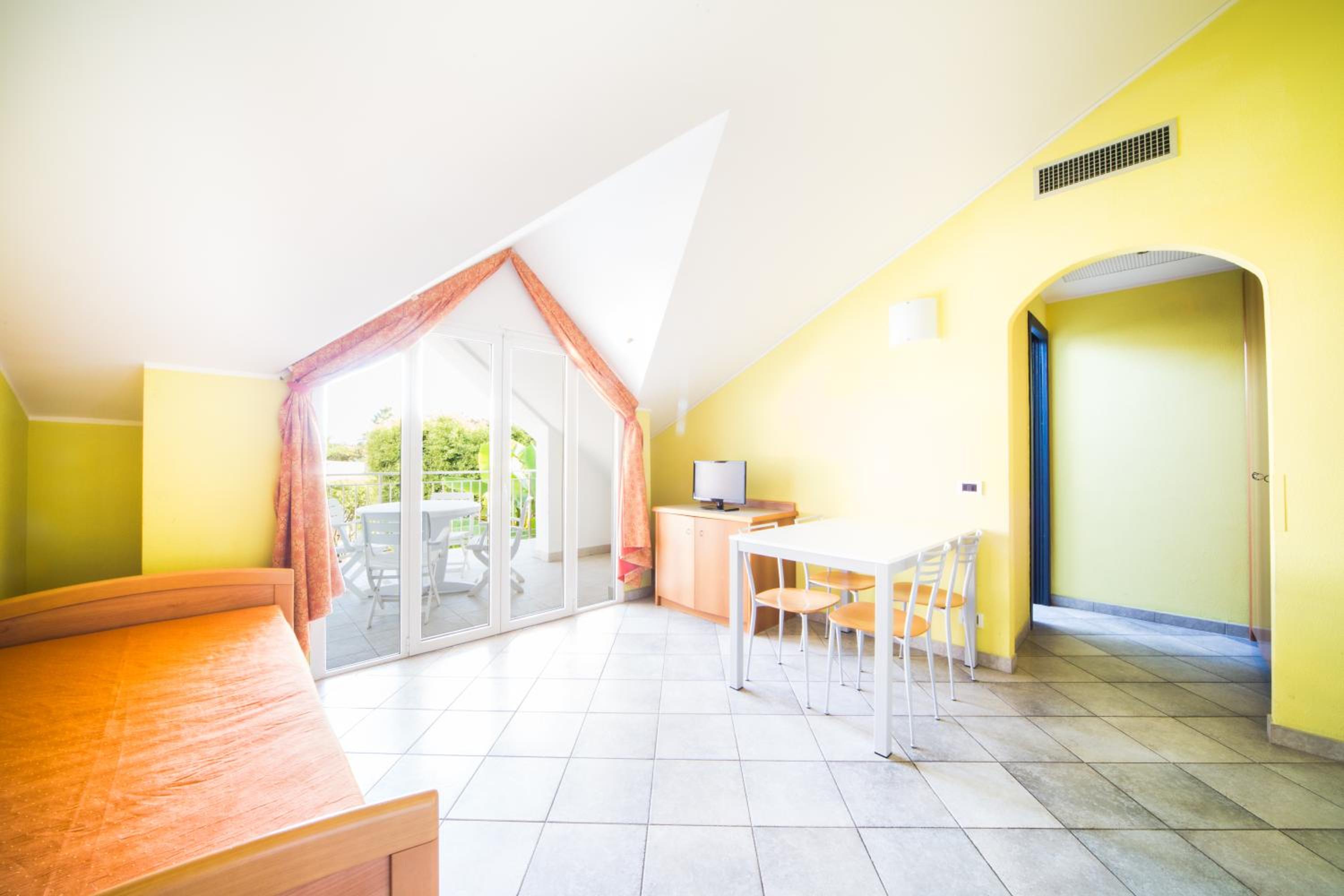 One-Bedroom Apartment (4 Adults) photo 1