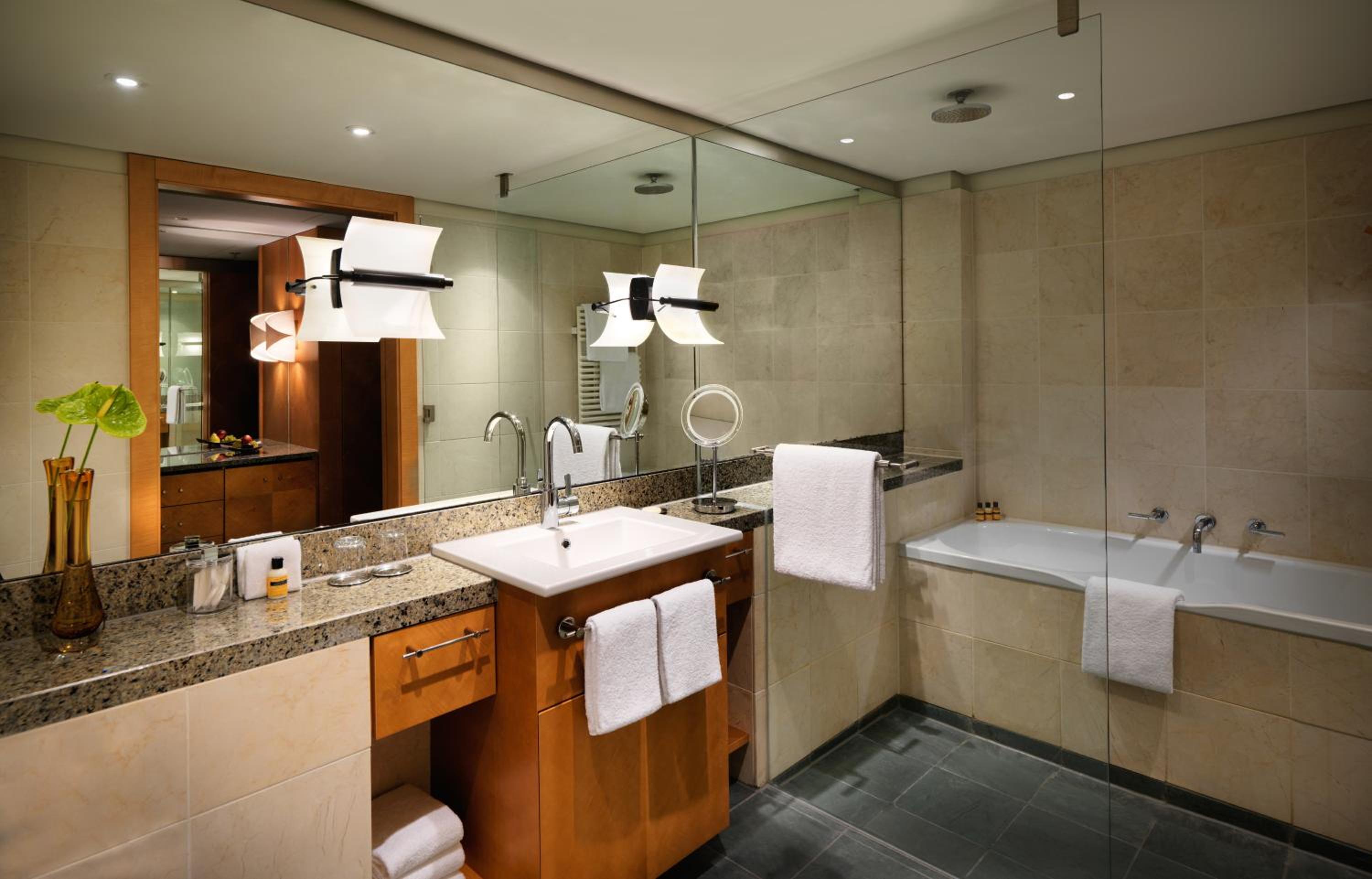 King Room with River View - Club Access