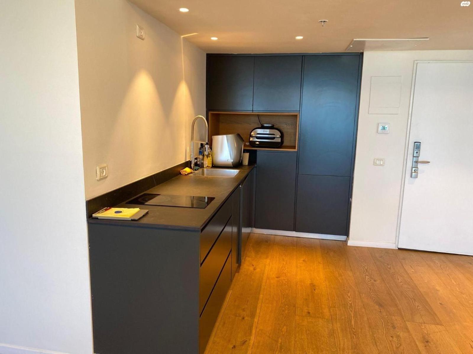 Apartment with Sea View - Photo 12