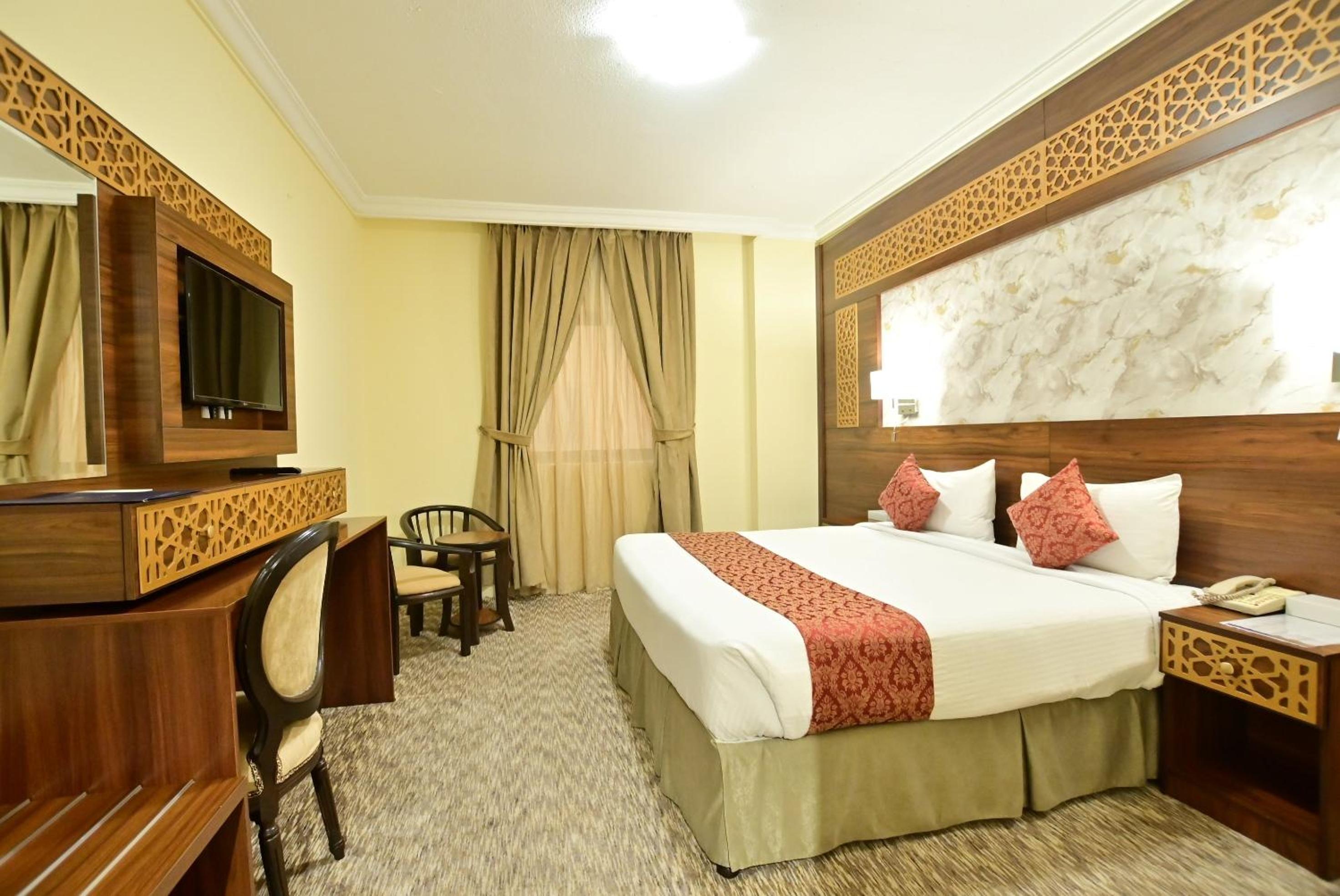Premium King Room photo 2