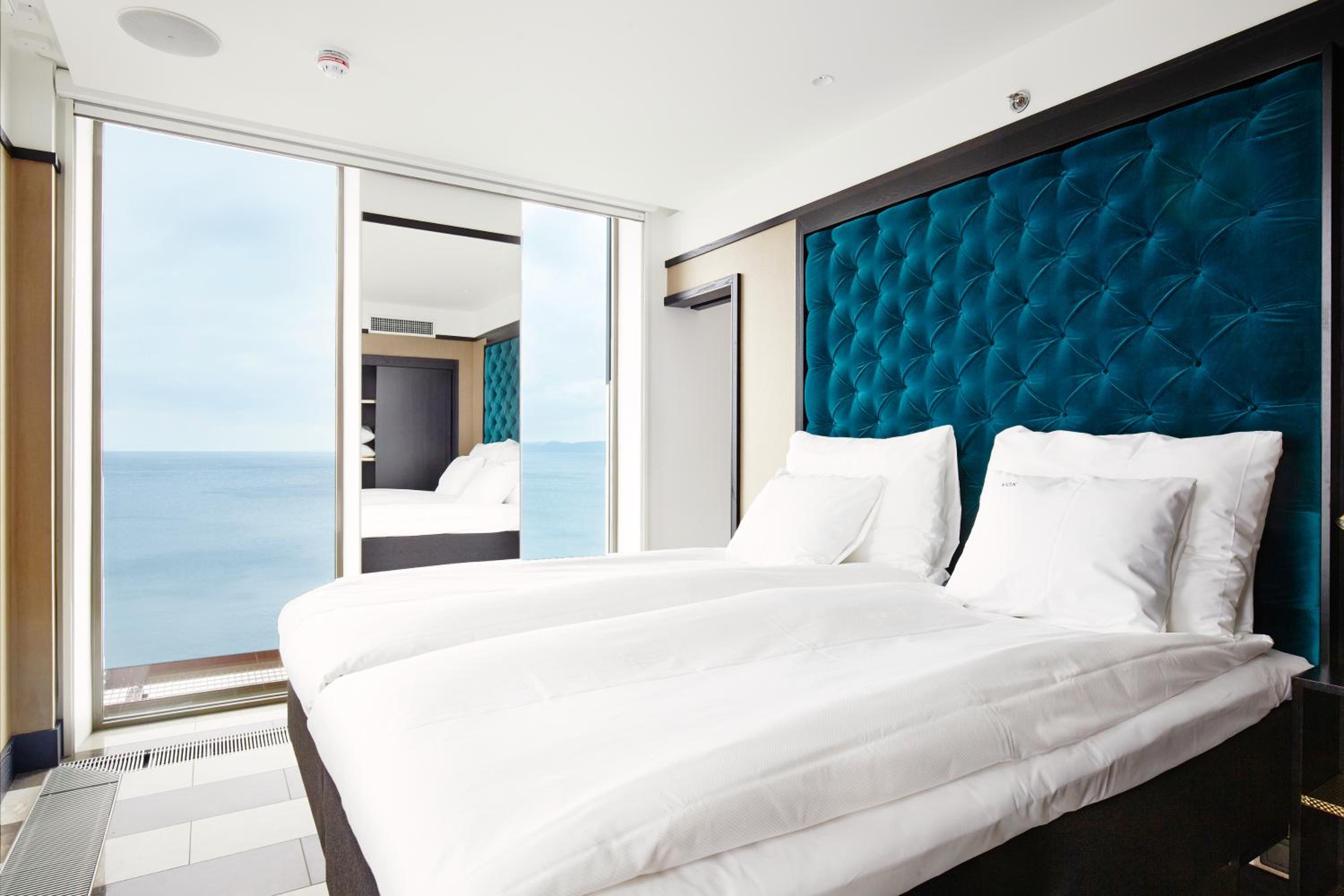Grand Suite with Lake View photo 1