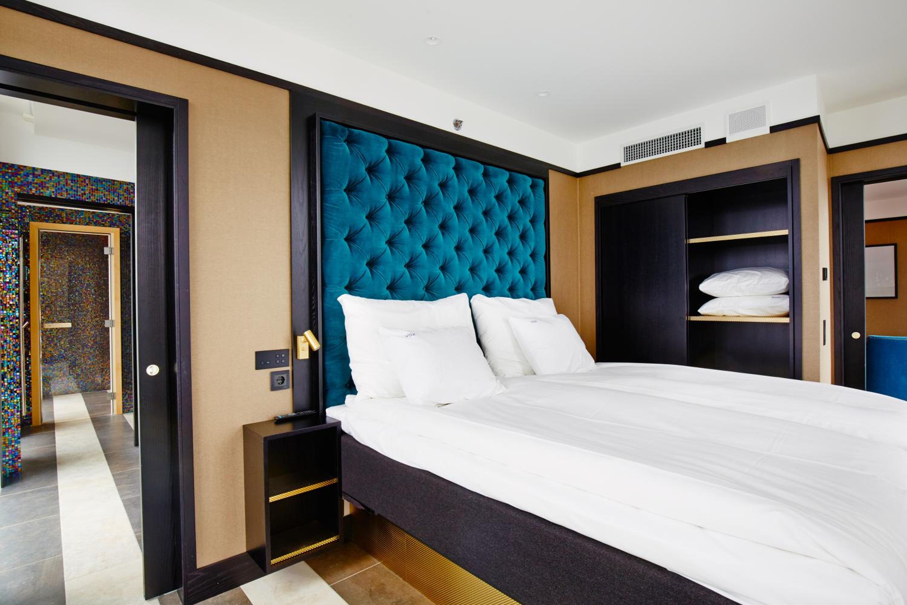 Grand Suite with Lake View photo 3