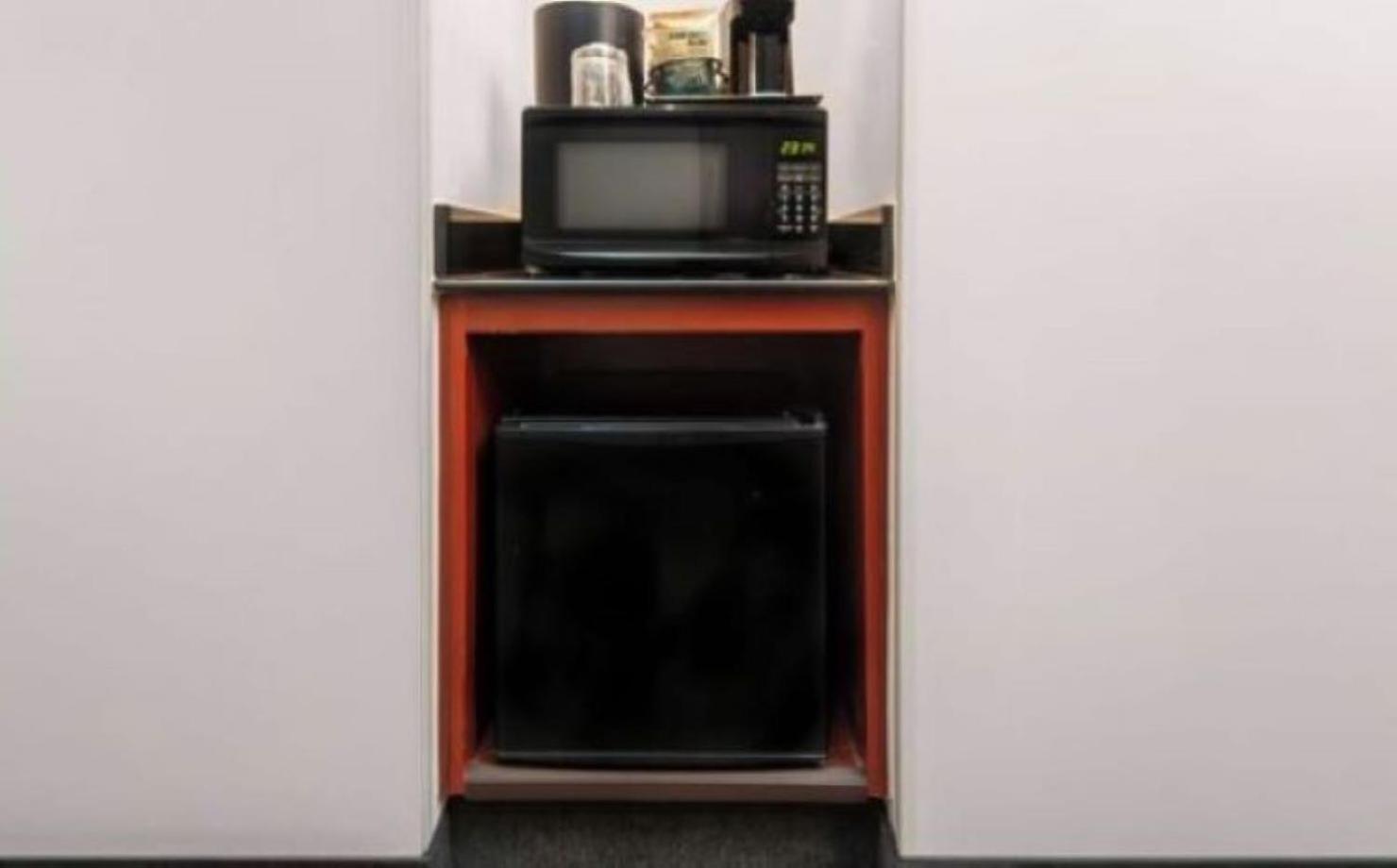 King Room with Sofa Bed - Hearing Accessible - Photo 1