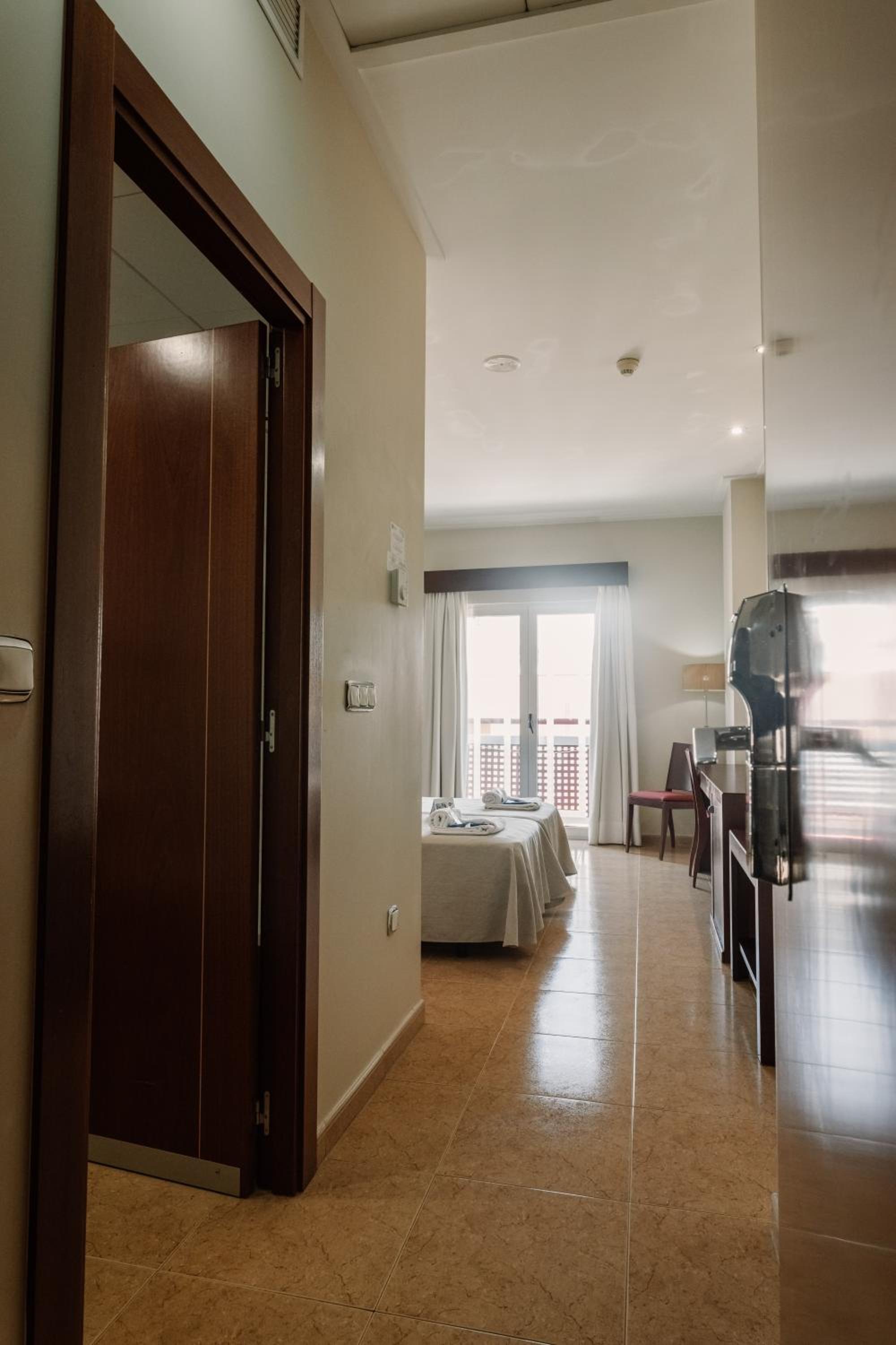 Double Room - Photo 6