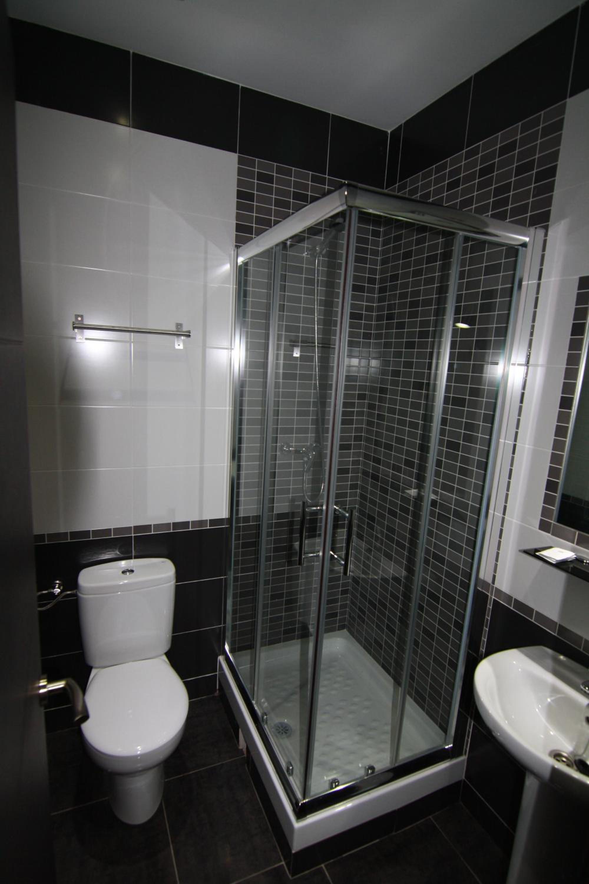 Double Room - Photo 3