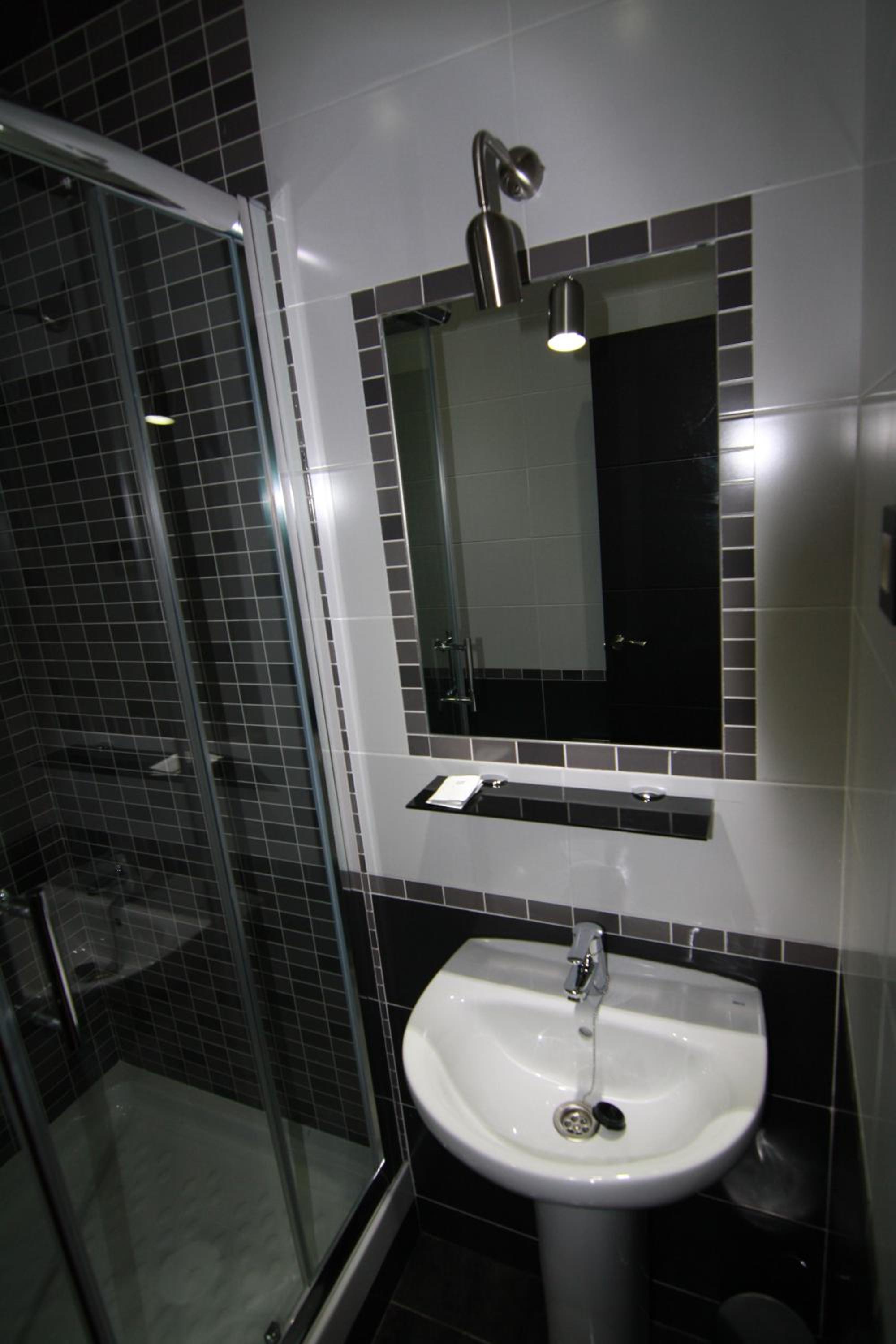 Double Room - Photo 7