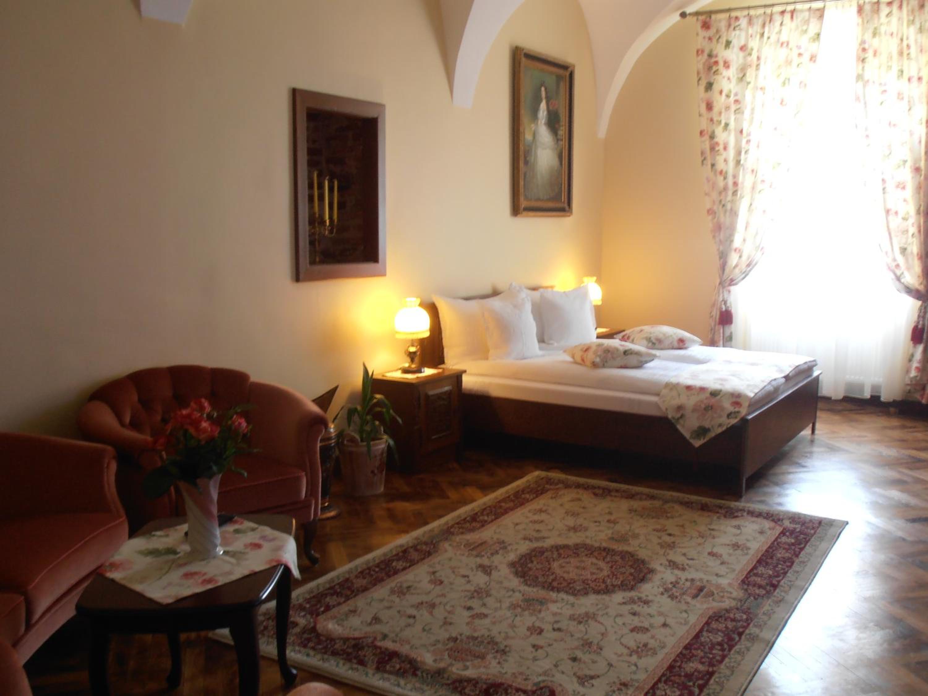 Apartment - Ground Floor - Photo 1