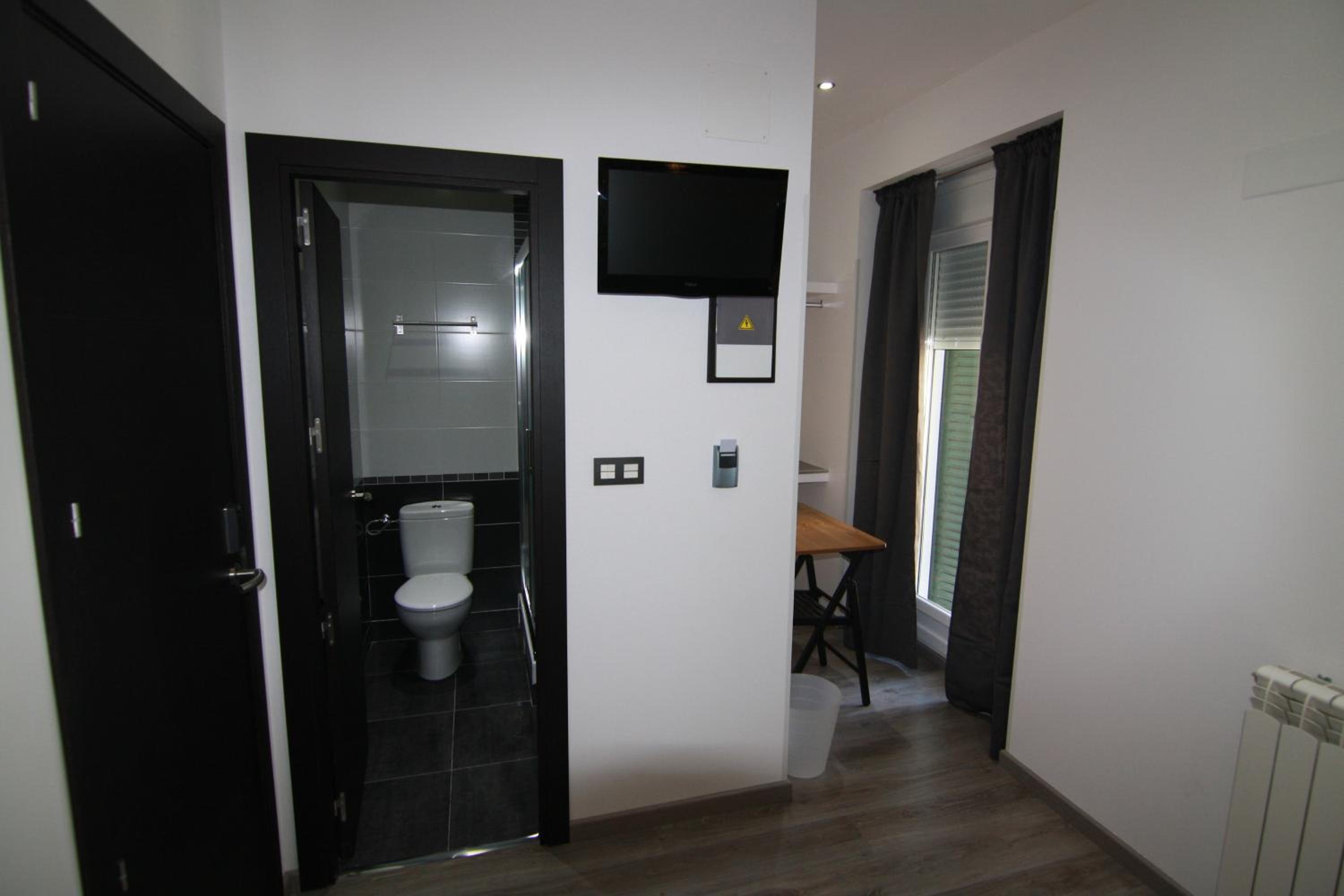 Twin Room - Photo 4