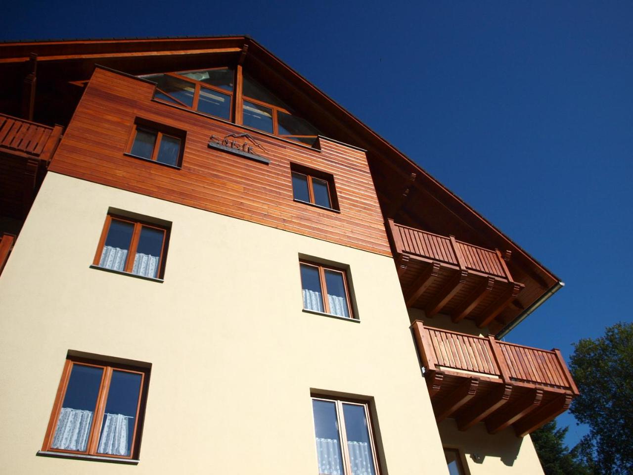 Apartment with Balcony photo 3