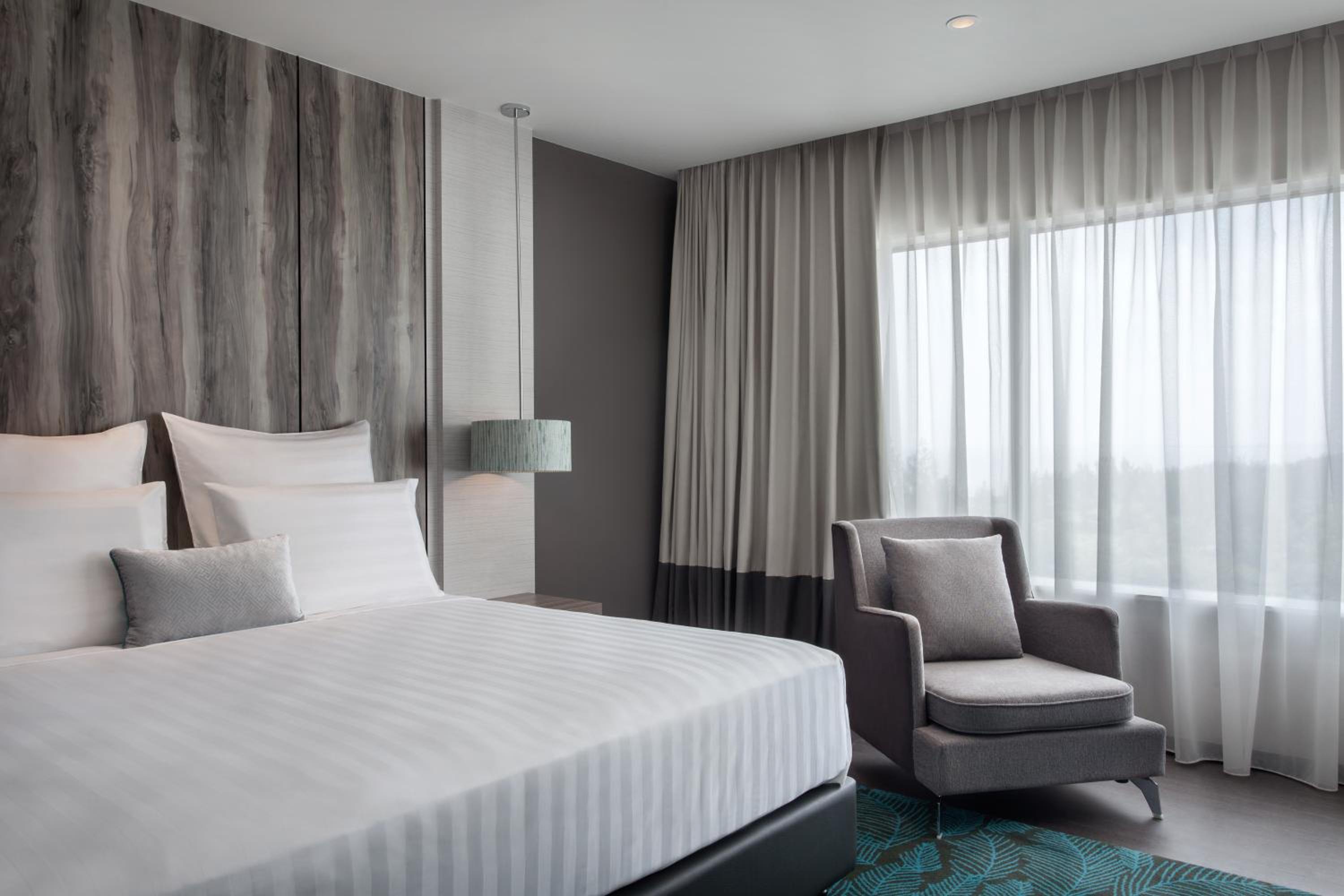 Superior King Suite