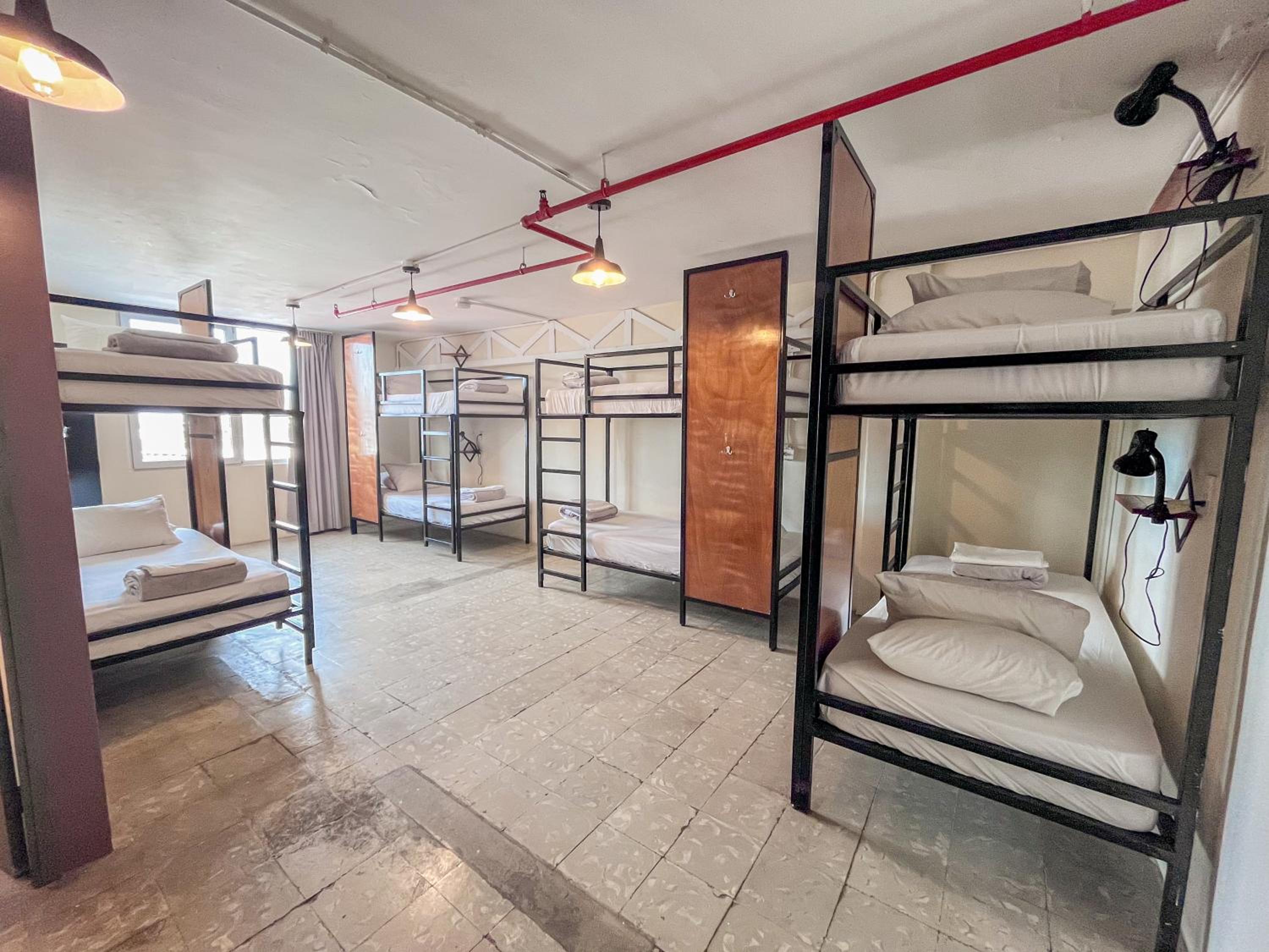 Bed in 10-Bed Mixed Dormitory Room photo 1