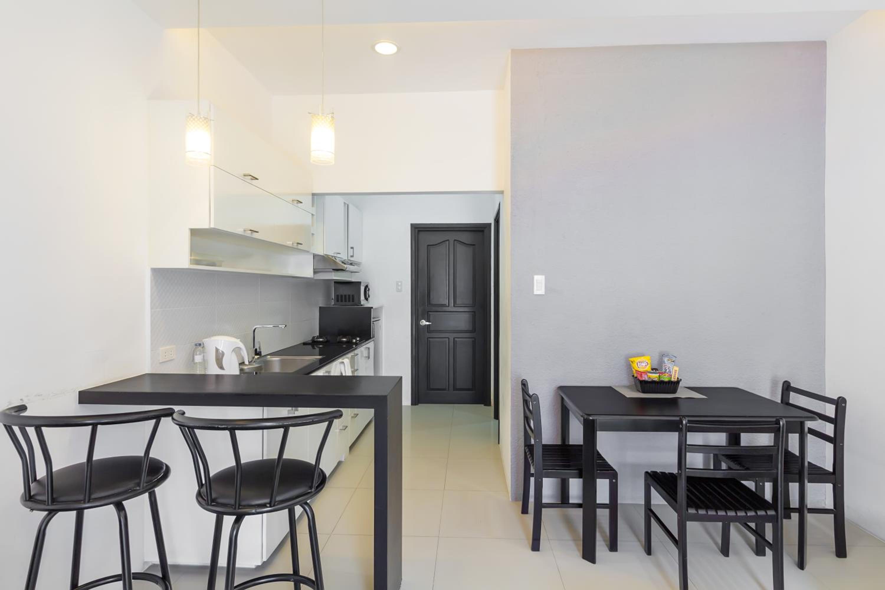 Habagat One Bedroom Suite photo 3