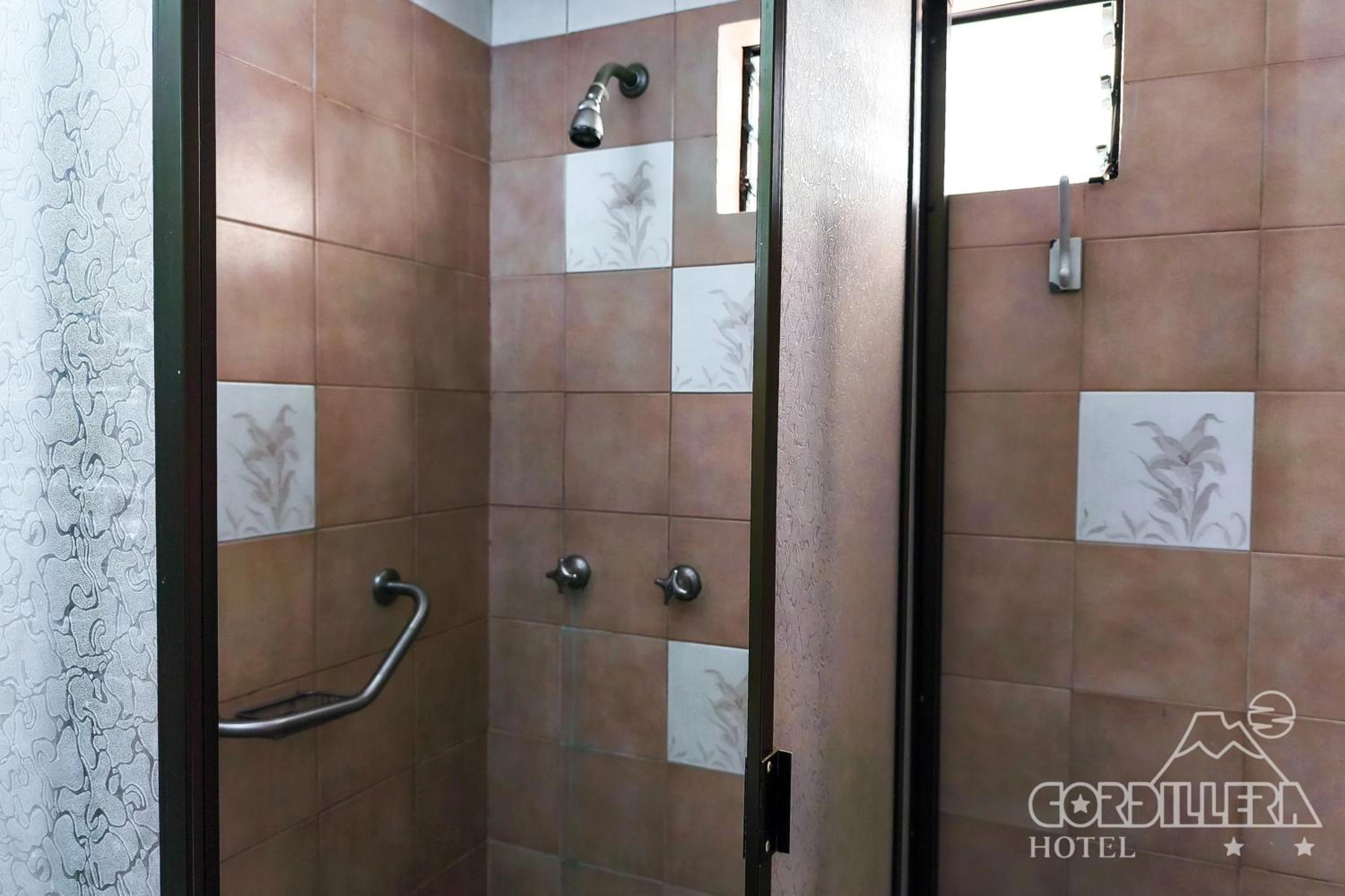 Twin Room with Private Bathroom