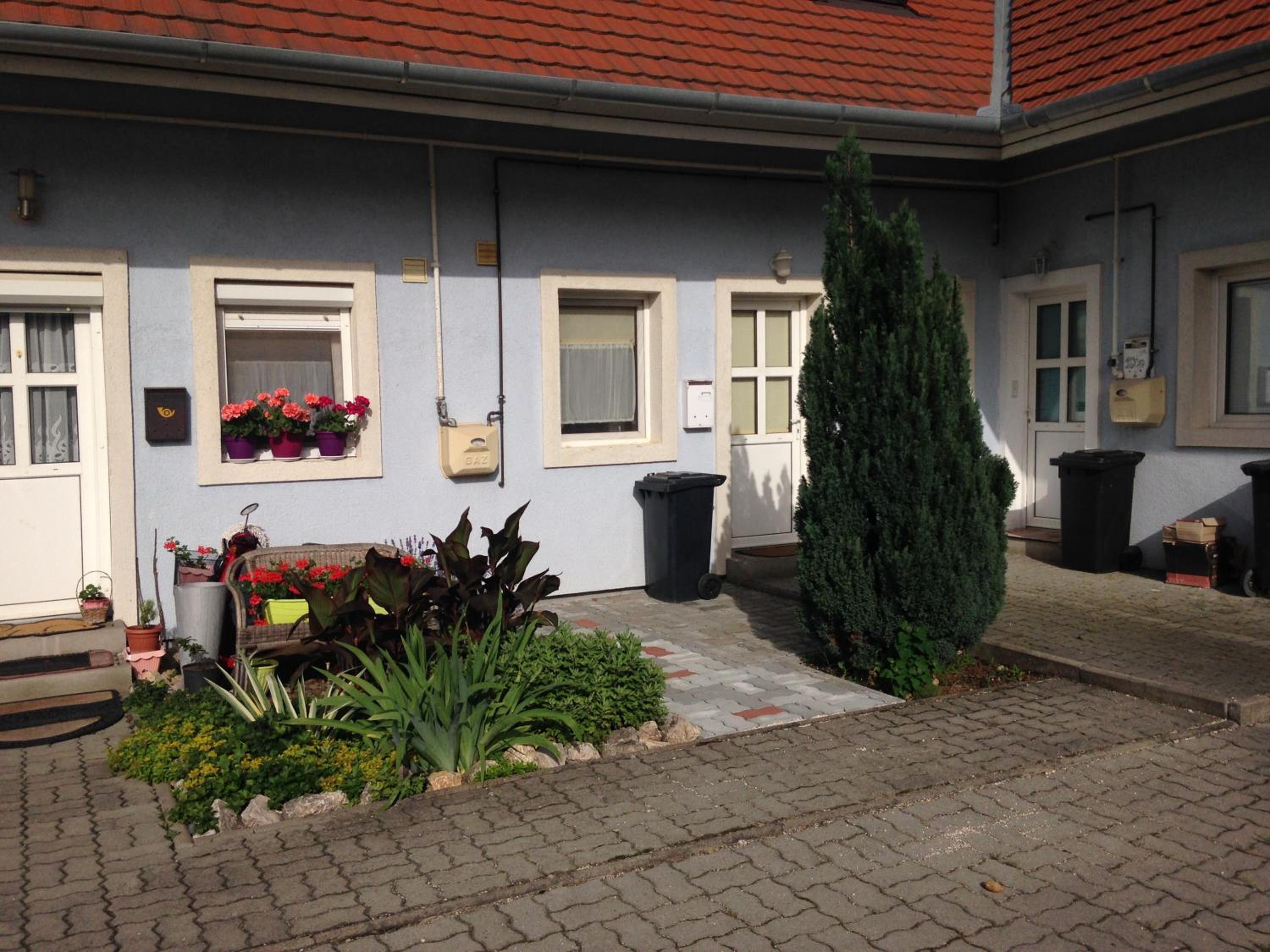 Apartment - Split Level - Photo 11