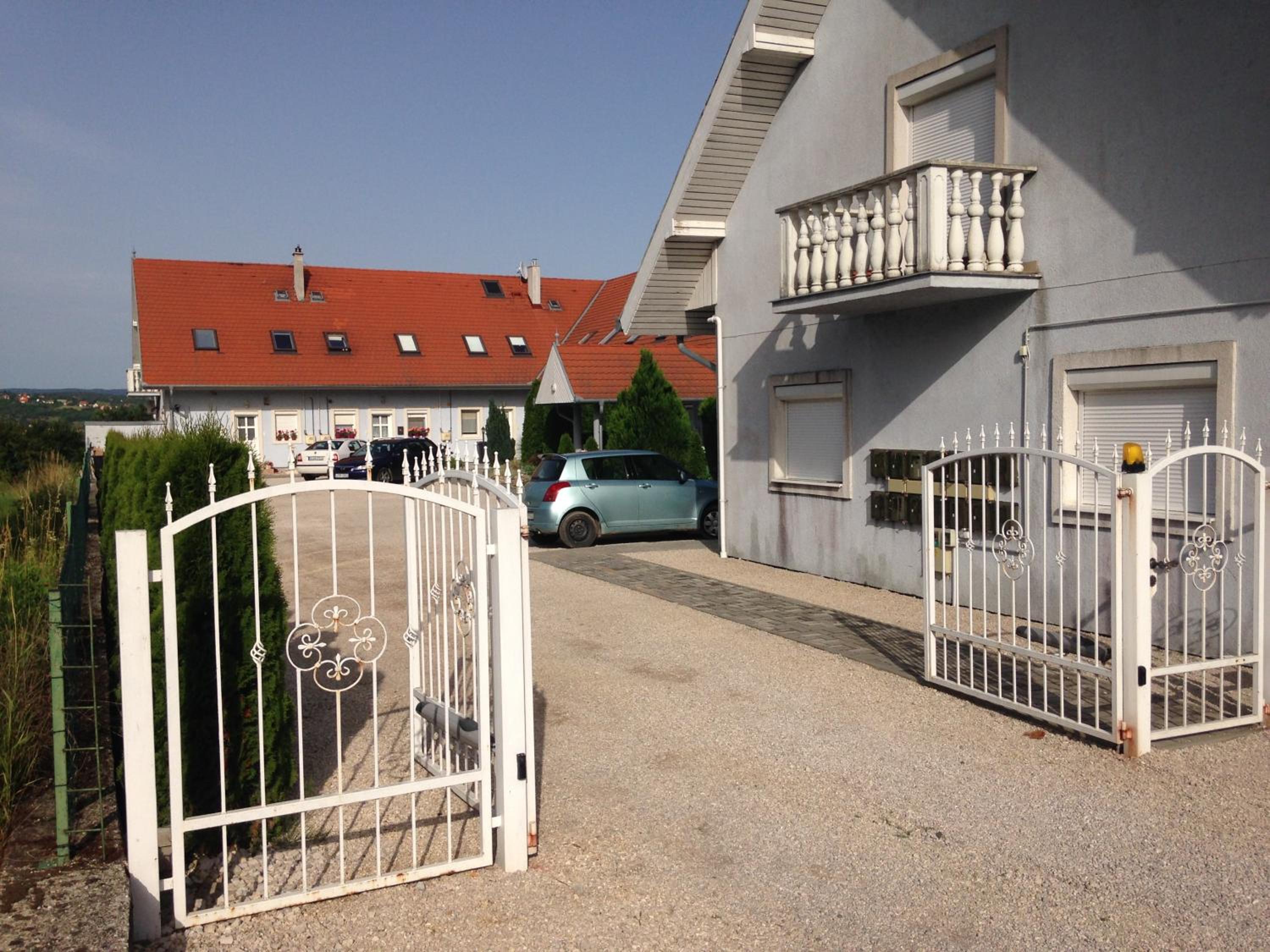 Apartment - Split Level - Photo 15