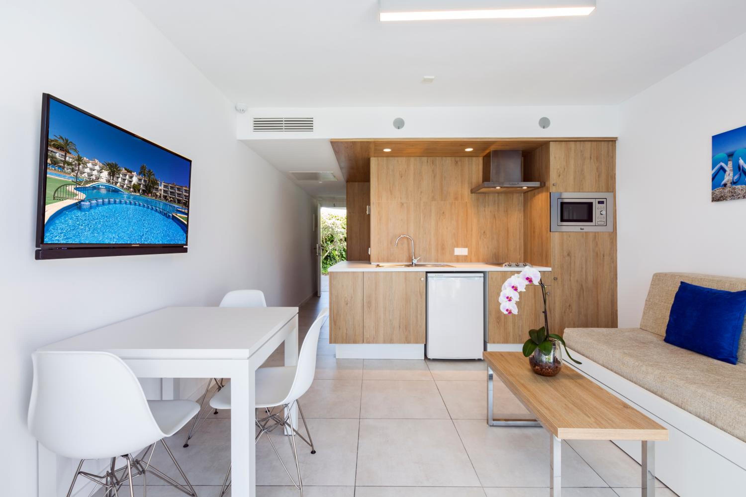 Premium Apartment - Ground Floor - Photo 5