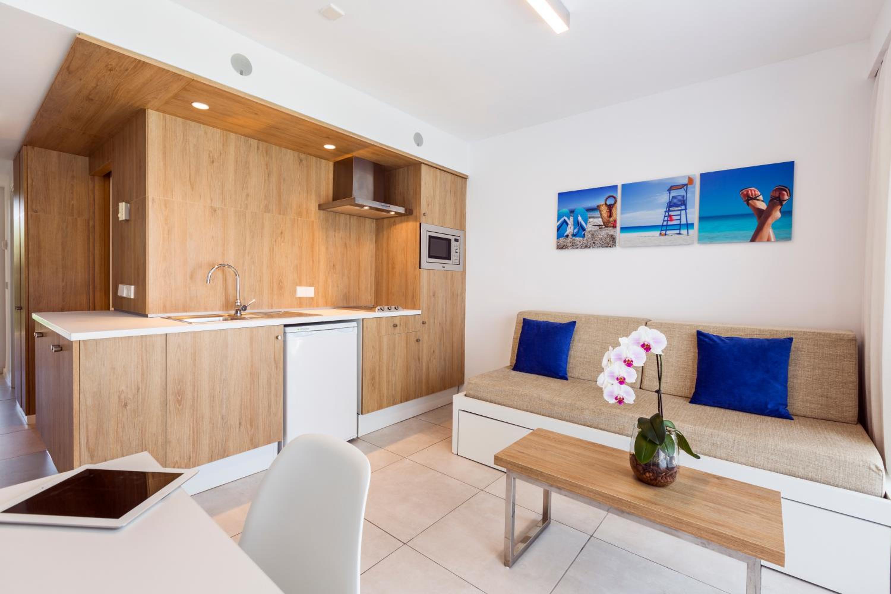 Premium Apartment - Ground Floor - Photo 3