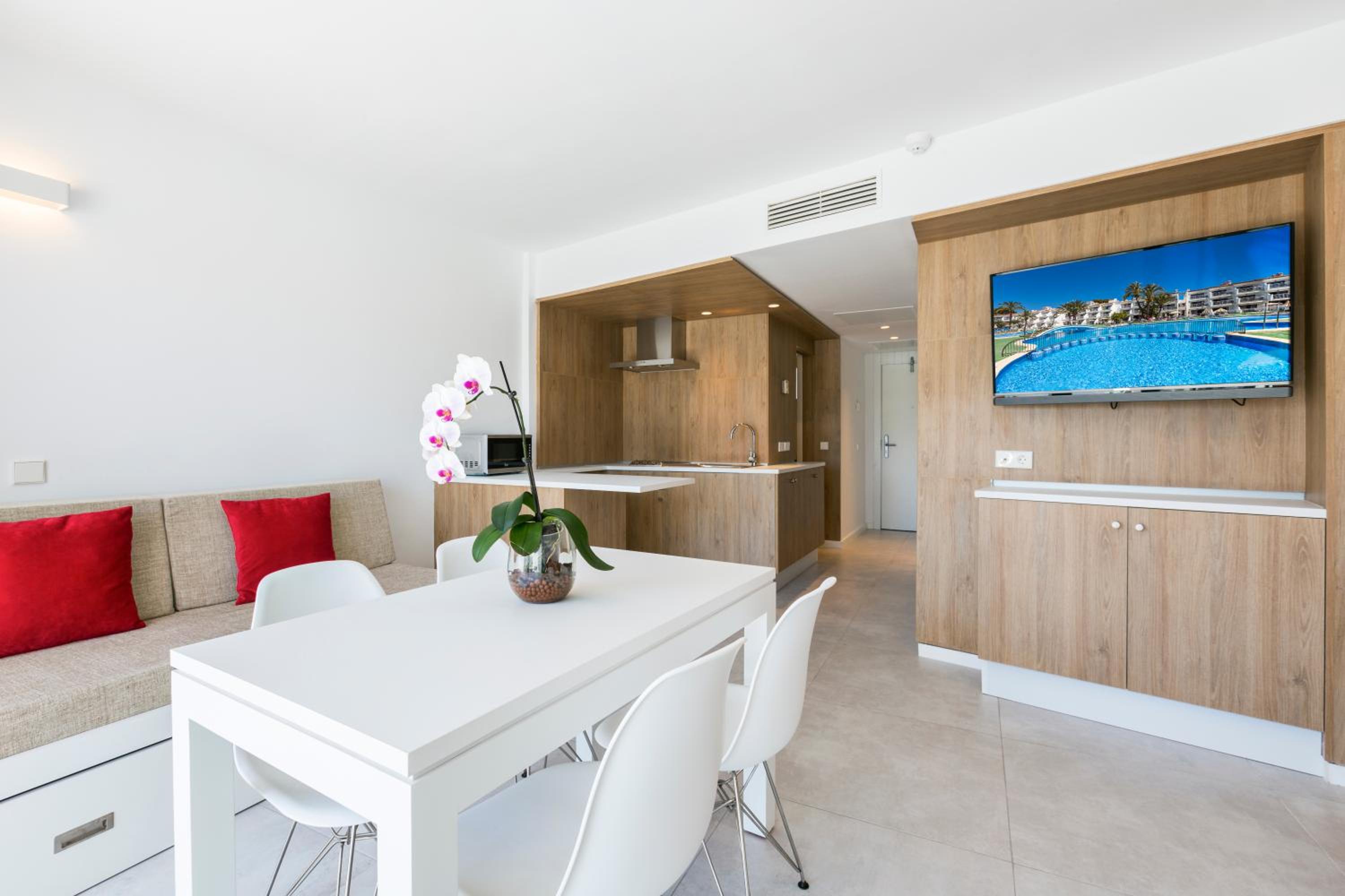 Family Apartment - Photo 7