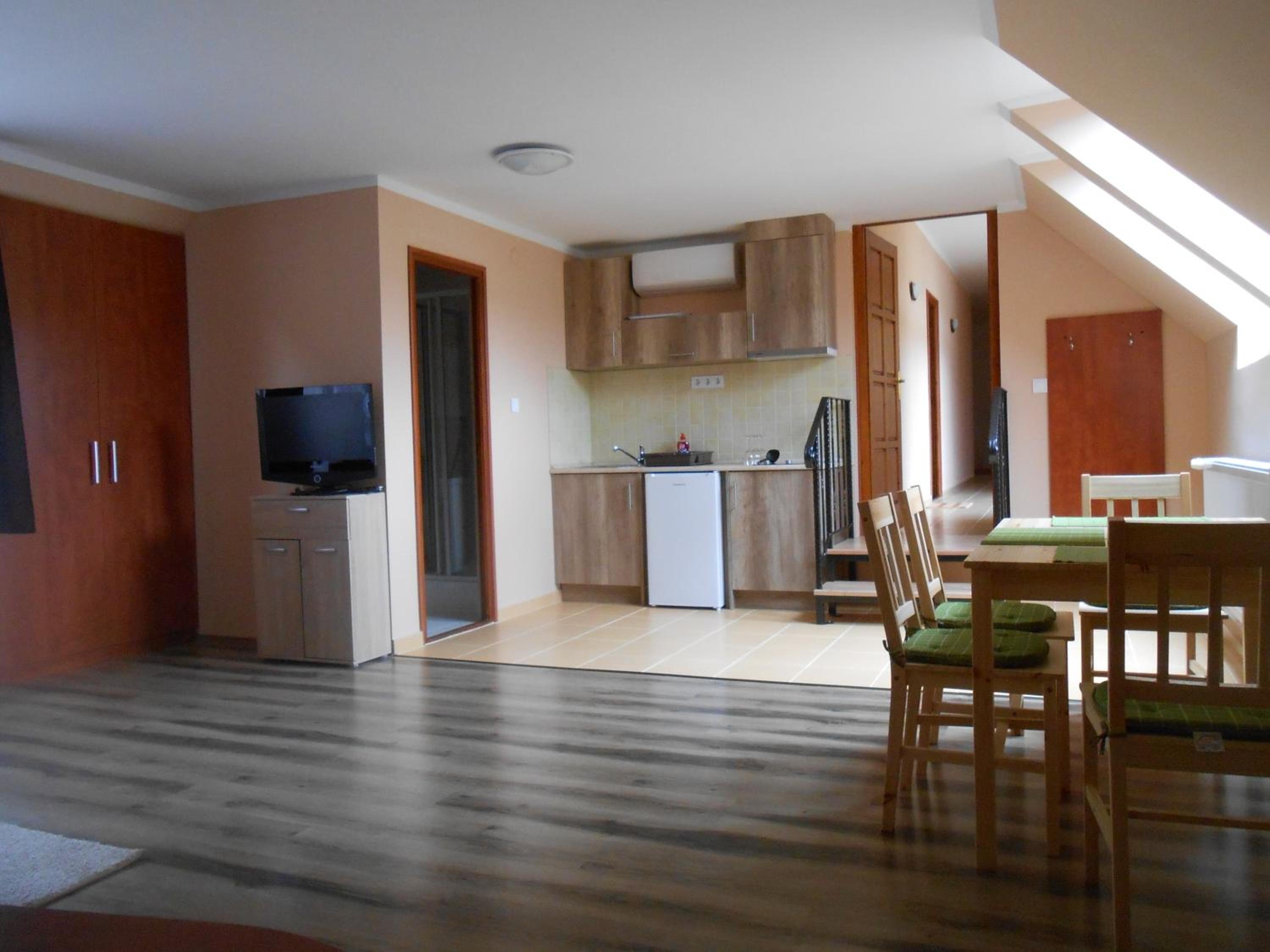 One-Bedroom Apartment photo 2