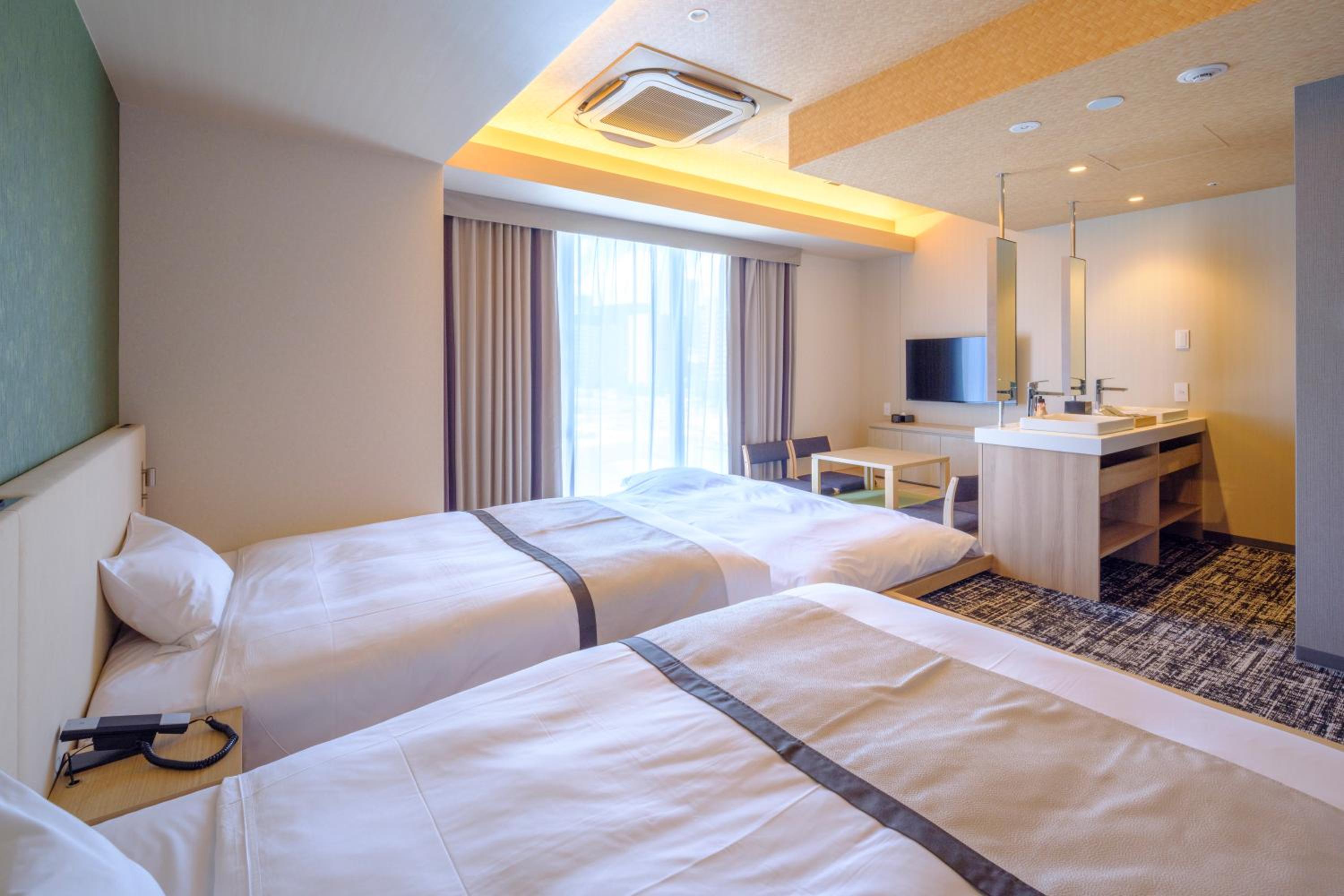 Luxury Deluxe Twin With Japanese-style Futon