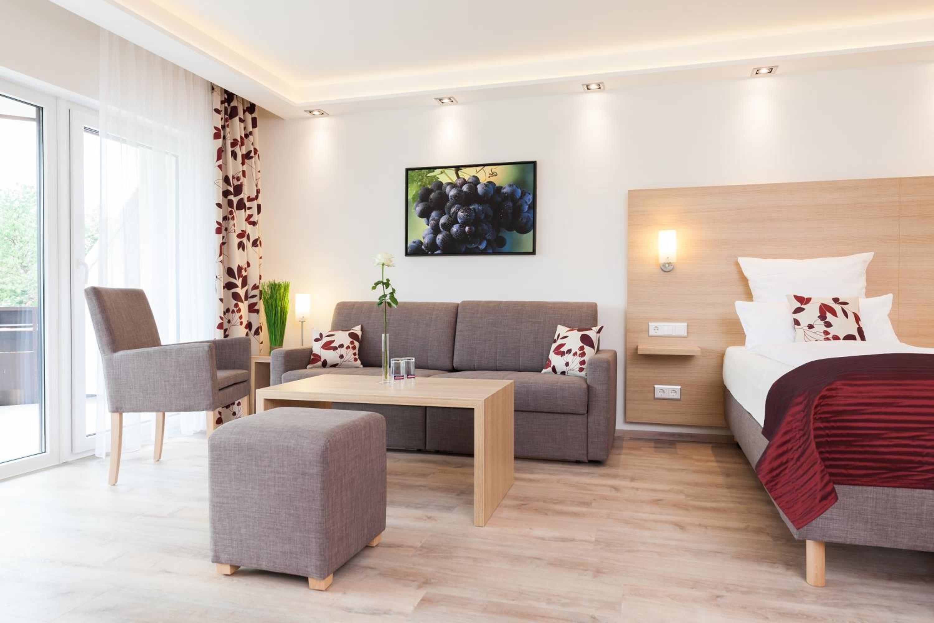 Junior Suite with Garden View photo 2