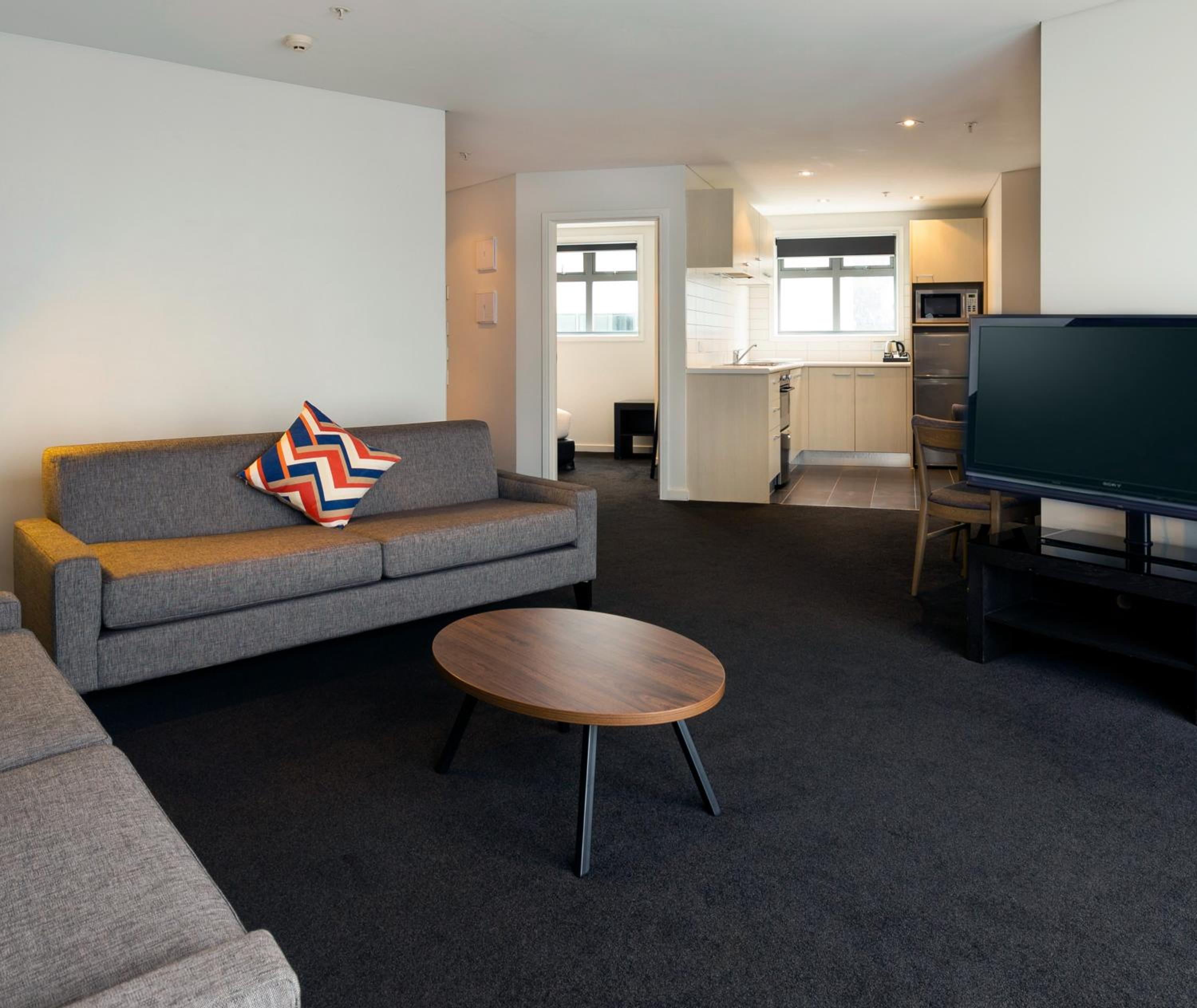 2 Bedroom Executive Apartment - Photo 2