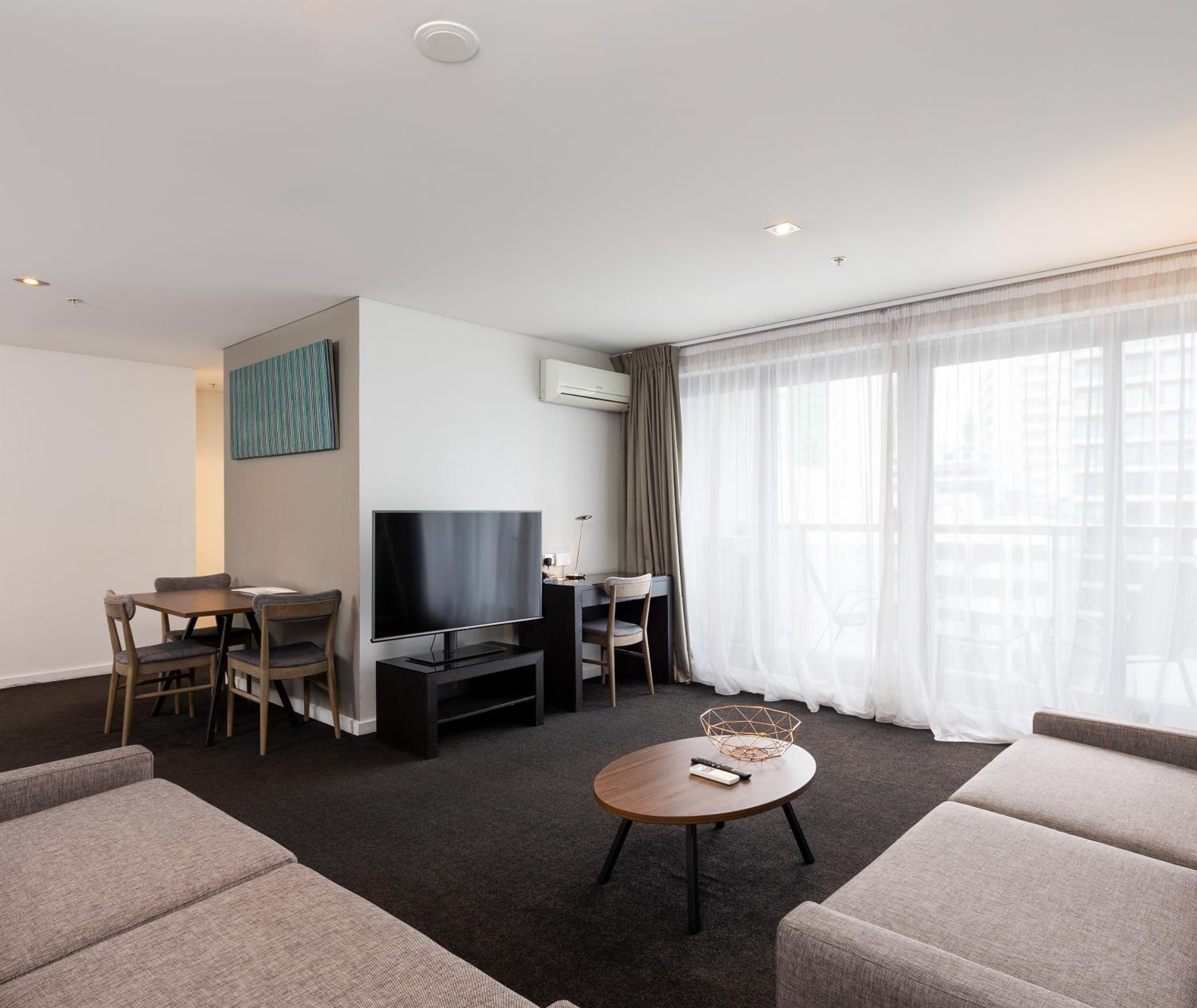 2 Bedroom Executive Apartment - Photo 6
