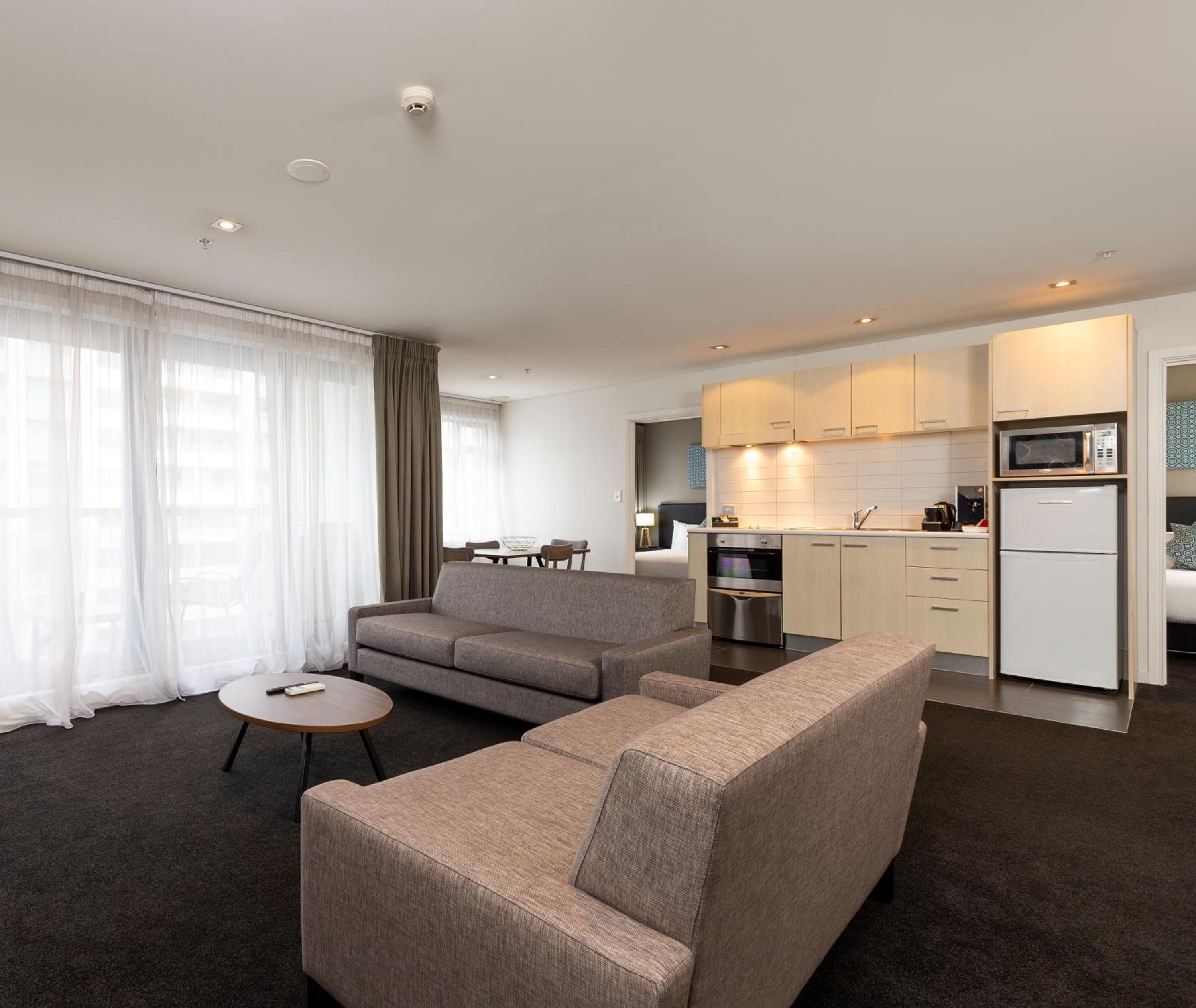 2 Bedroom Deluxe Apartment - Photo 2