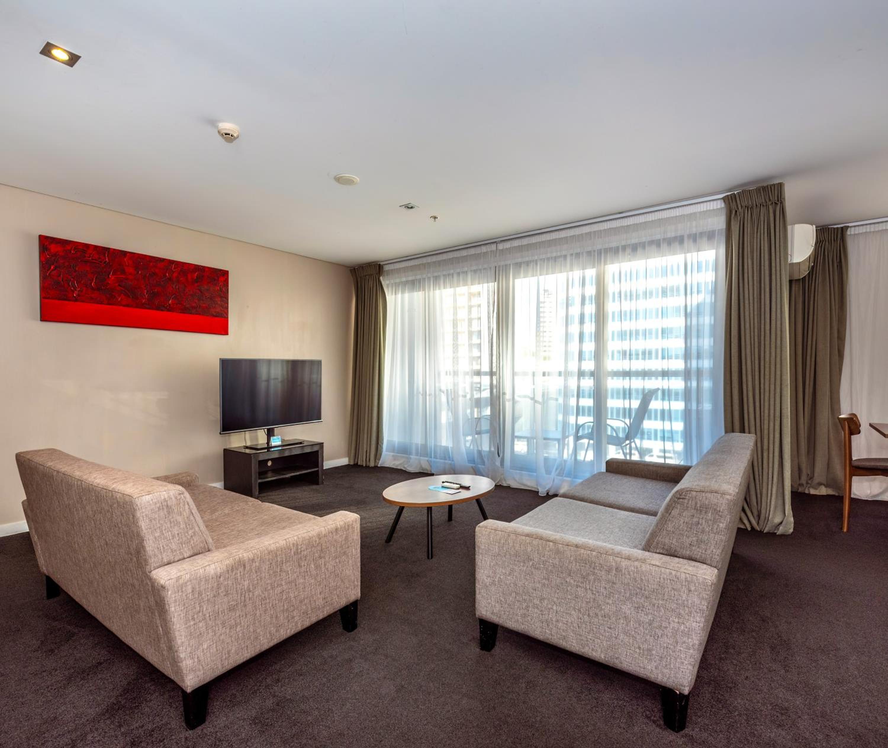 2 Bedroom Deluxe Apartment - Photo 6