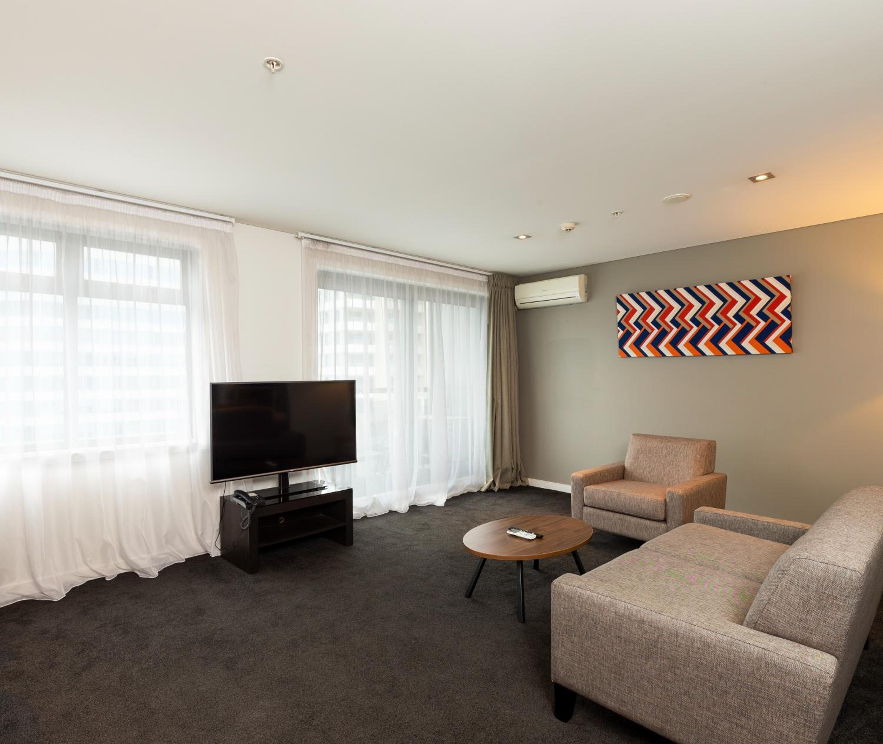 Studio Apartment, Weekly Housekeeping