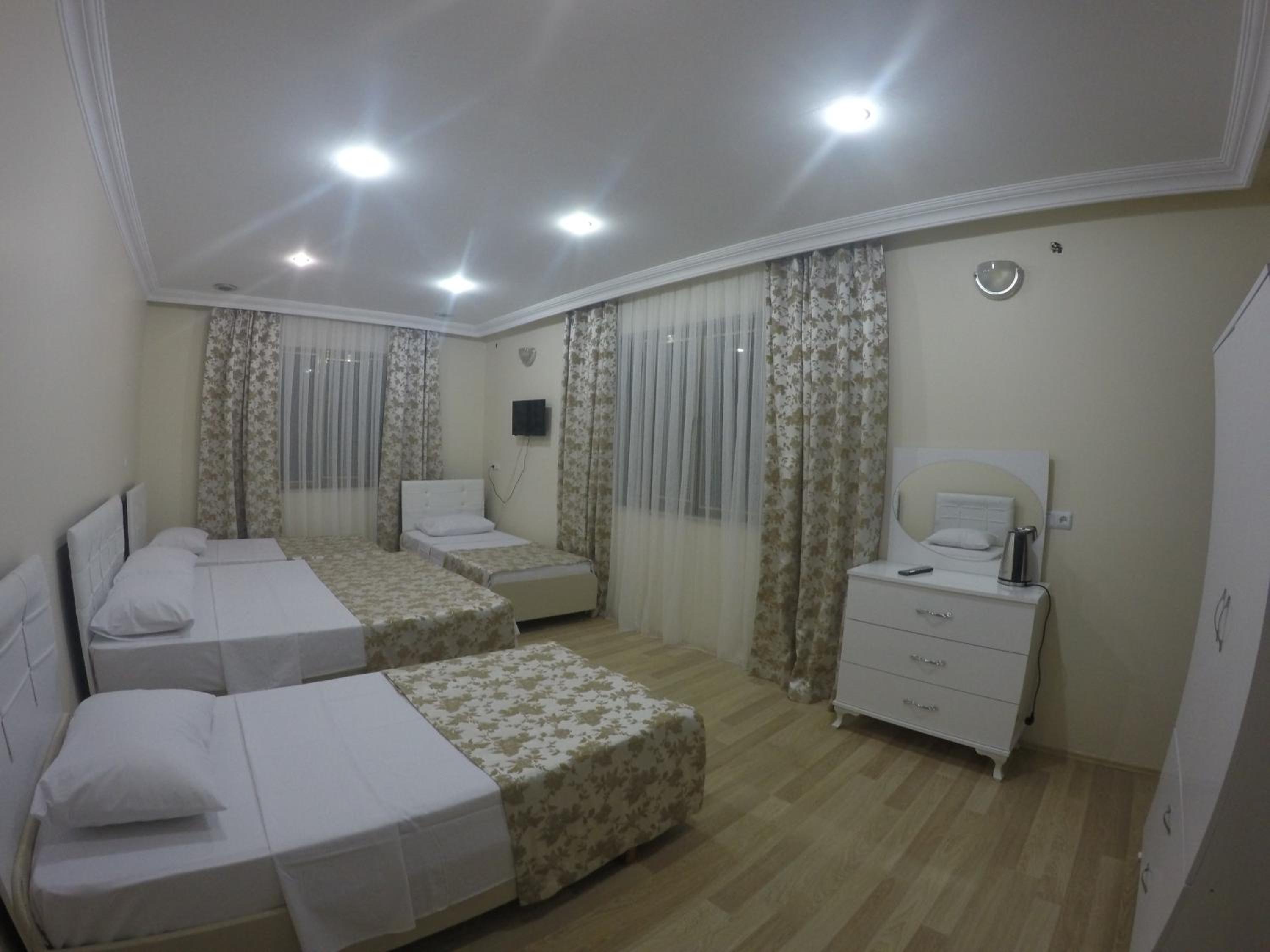 Economy Quadruple Room photo 3
