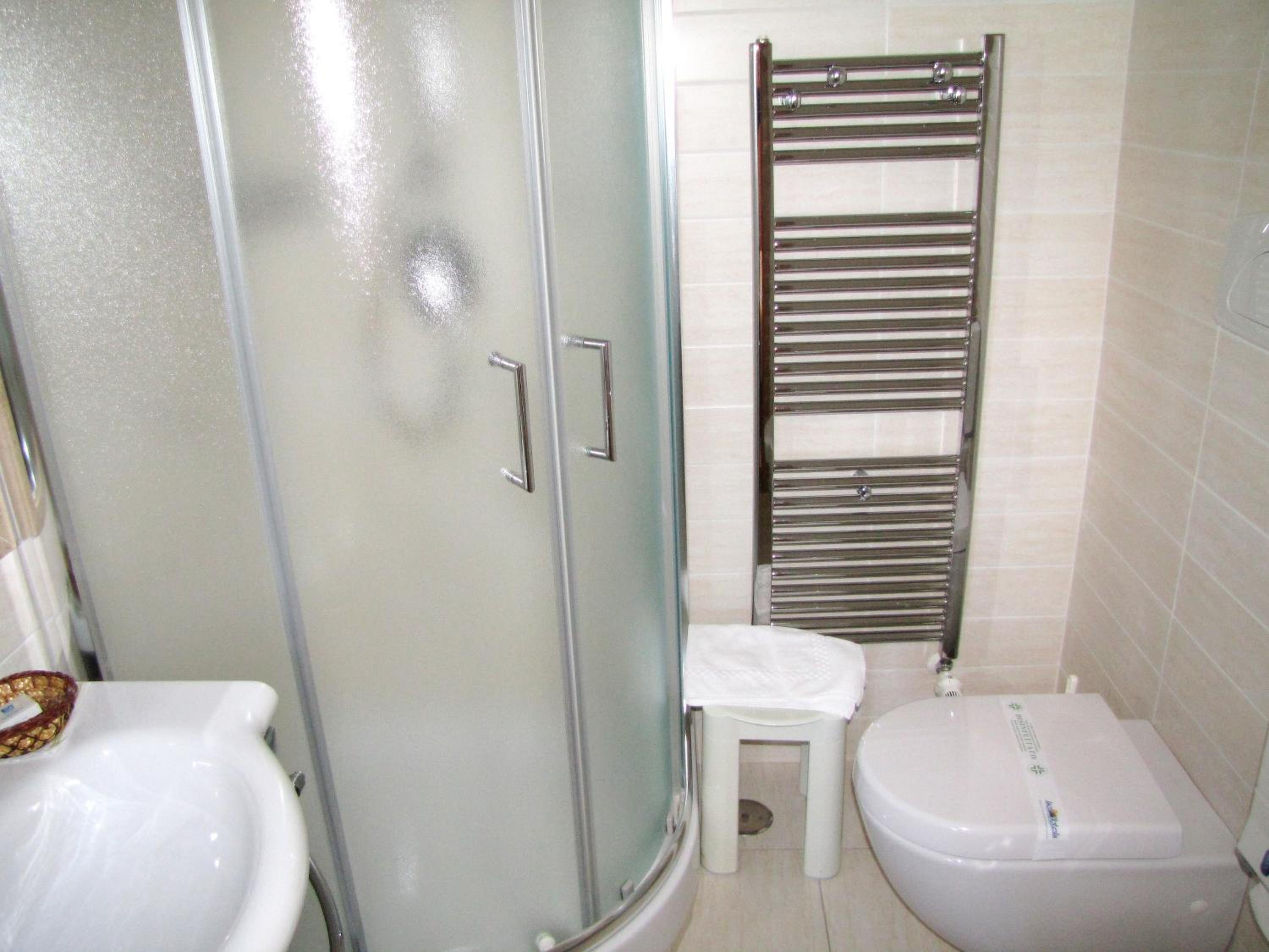 Economy Double Room photo 3