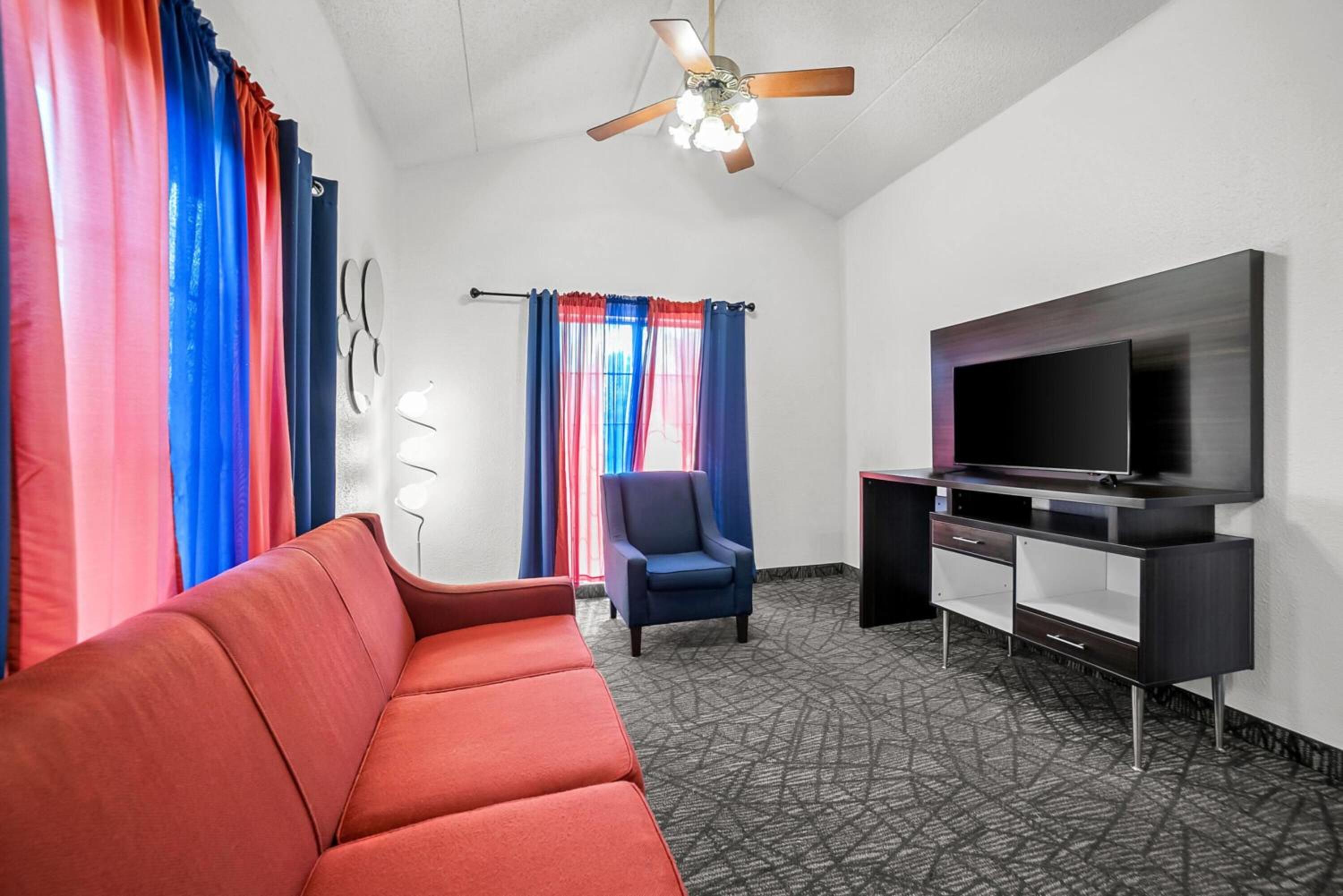 One-Bedroom King Suite - Non-Smoking - Photo 1